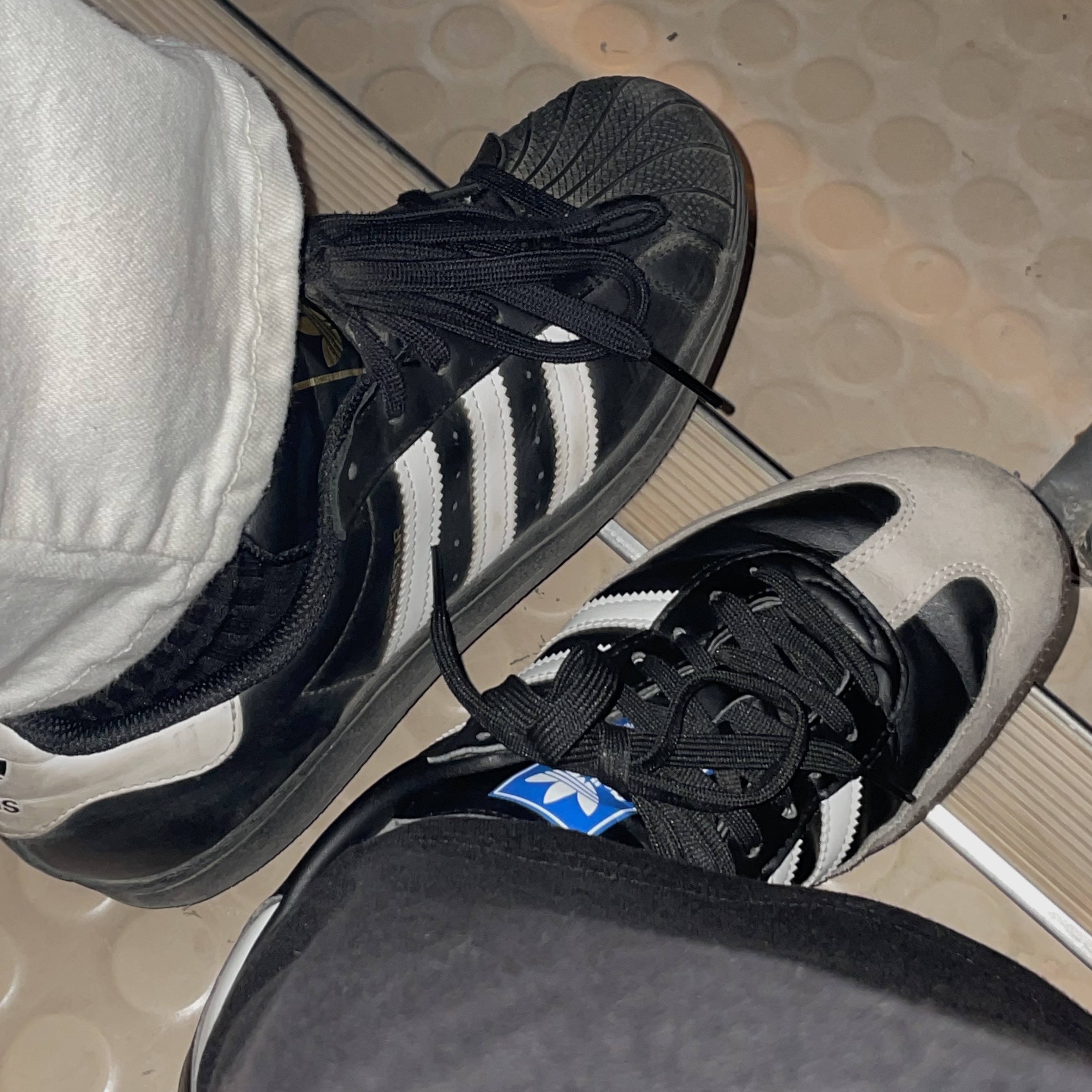 Adidas Samba Vegan Black White 착용 스타일