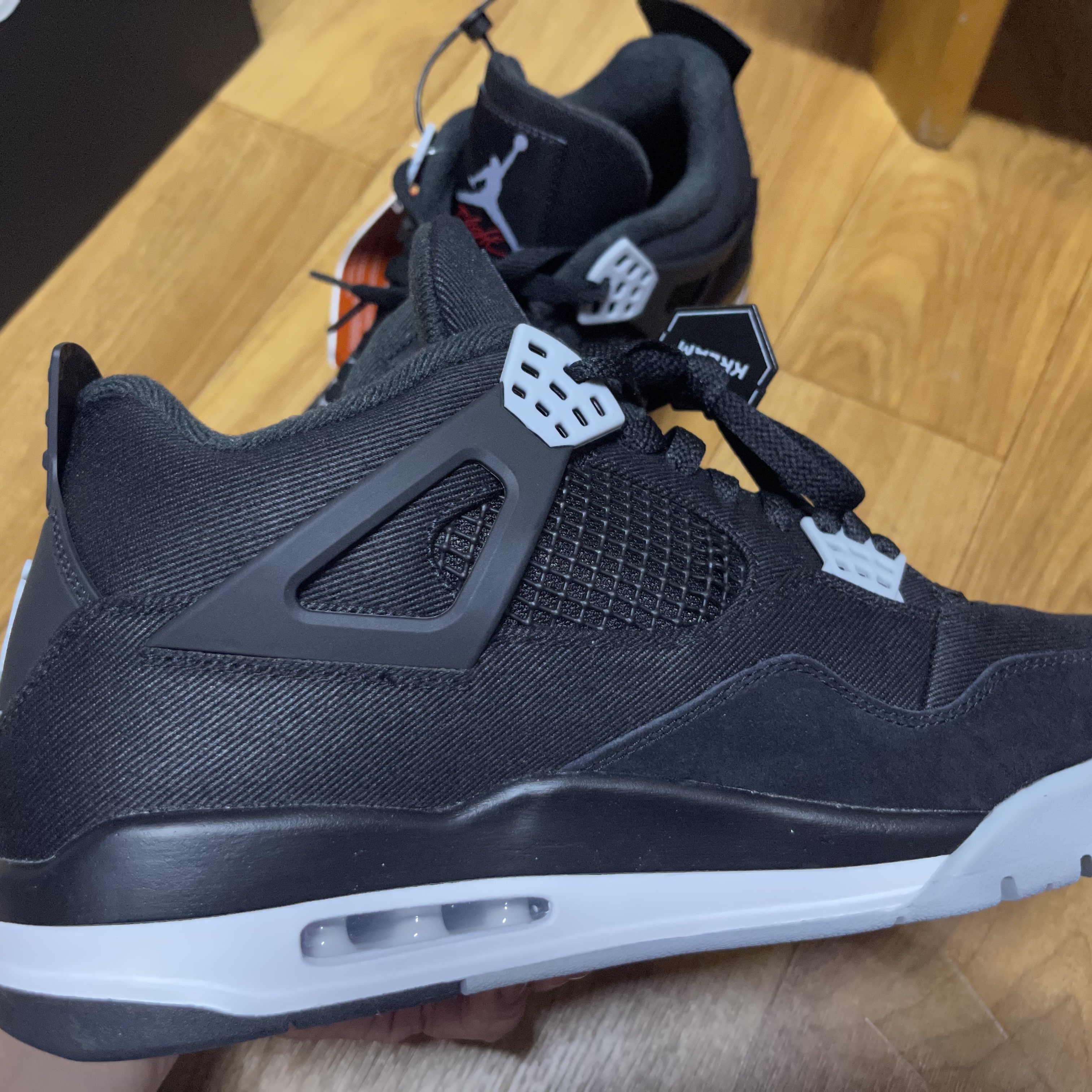 Jordan 4 Retro SE Black and Light Steel 착용 스타일 - 4