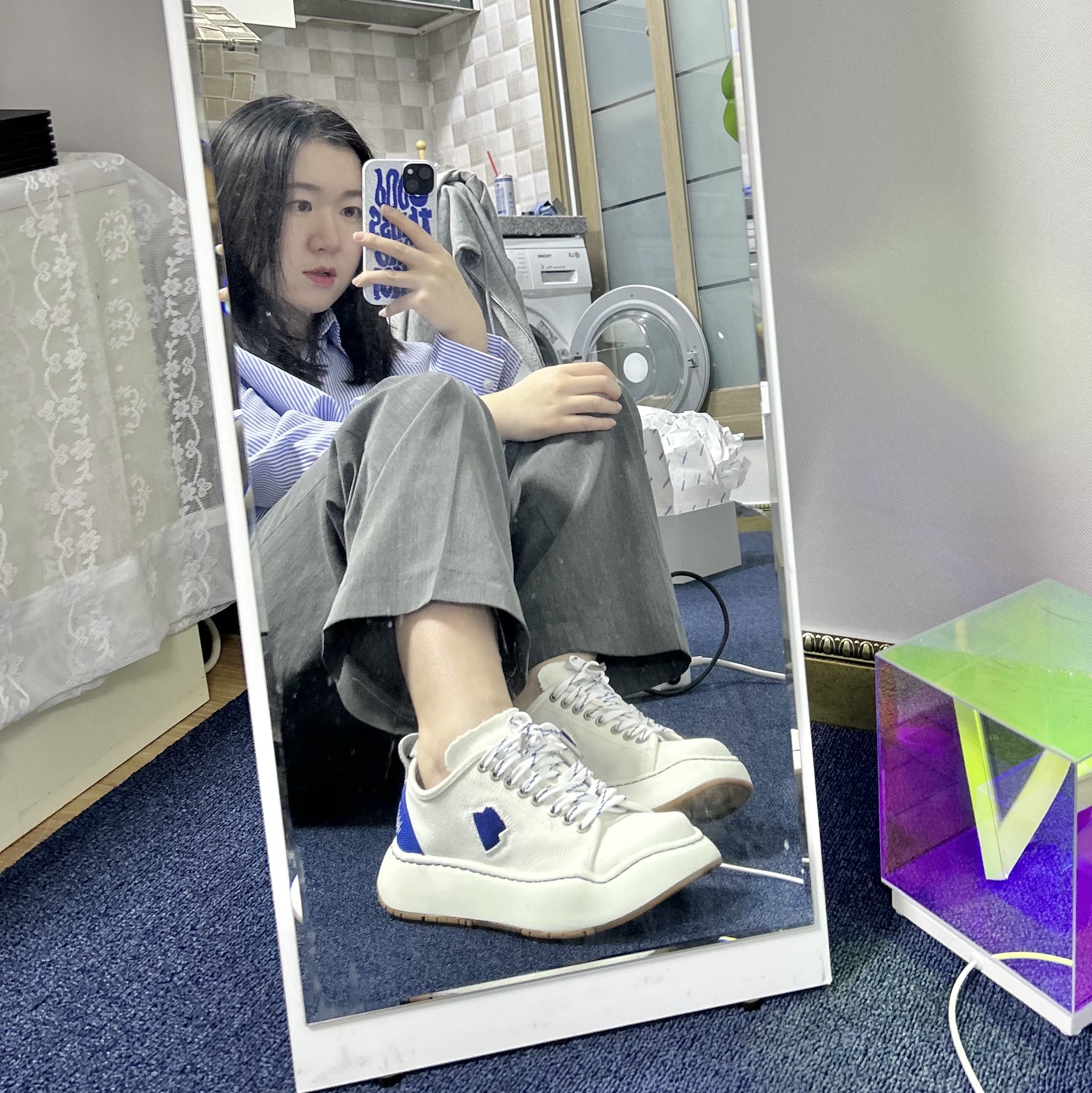Ader Error Log; Canv White, Ader Error Small Shopper Bag Blue 착용 스타일 - 1