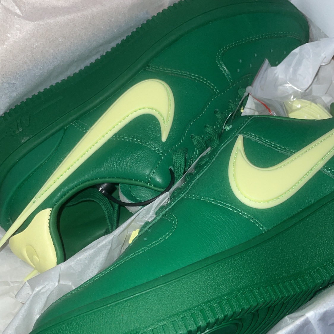 Nike x Ambush Air Force 1 Low SP Pine Green and Citron 착용 스타일
