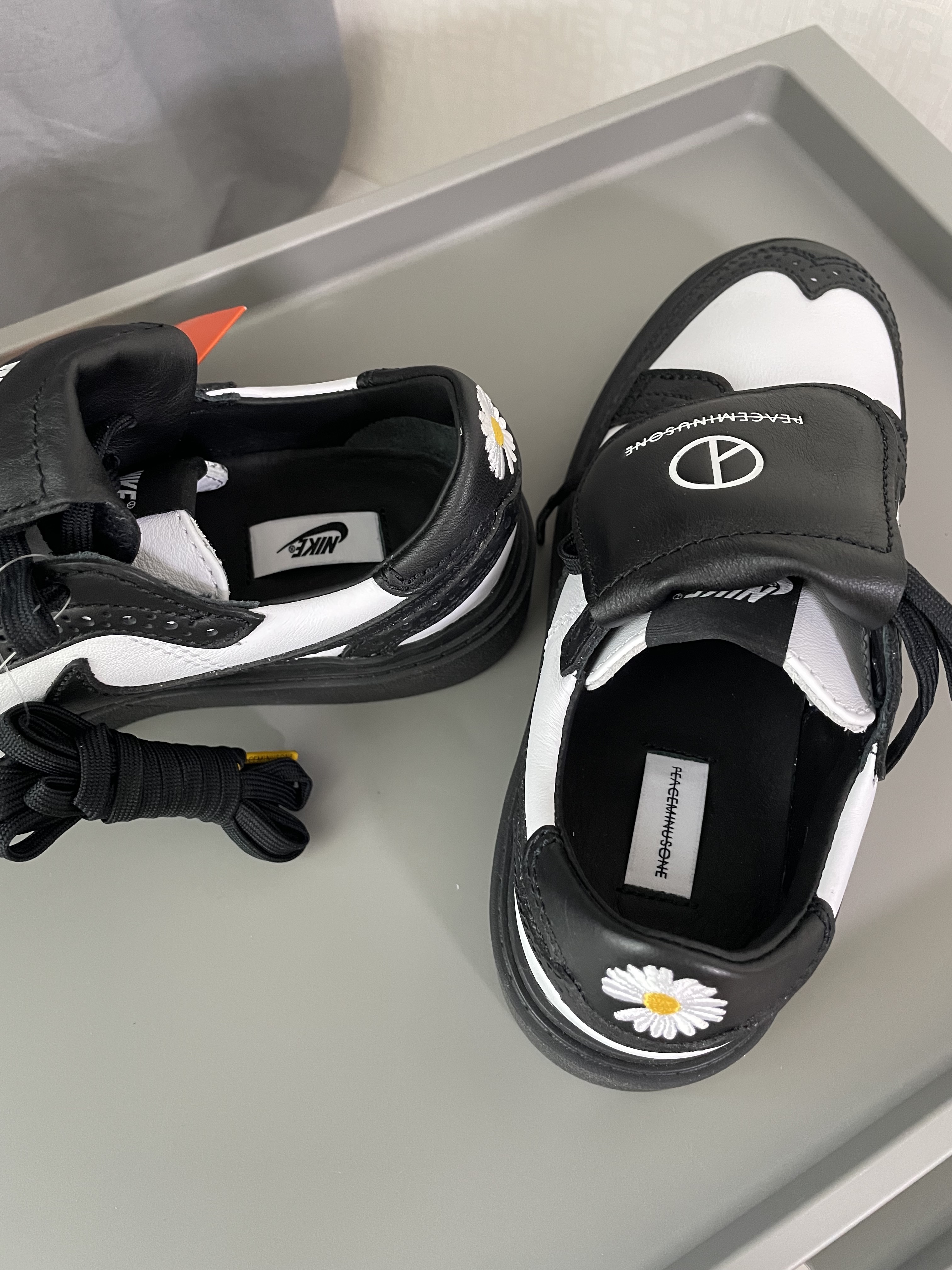 Nike x Peaceminusone Kwondo1 Black and White 착용 스타일 - 2