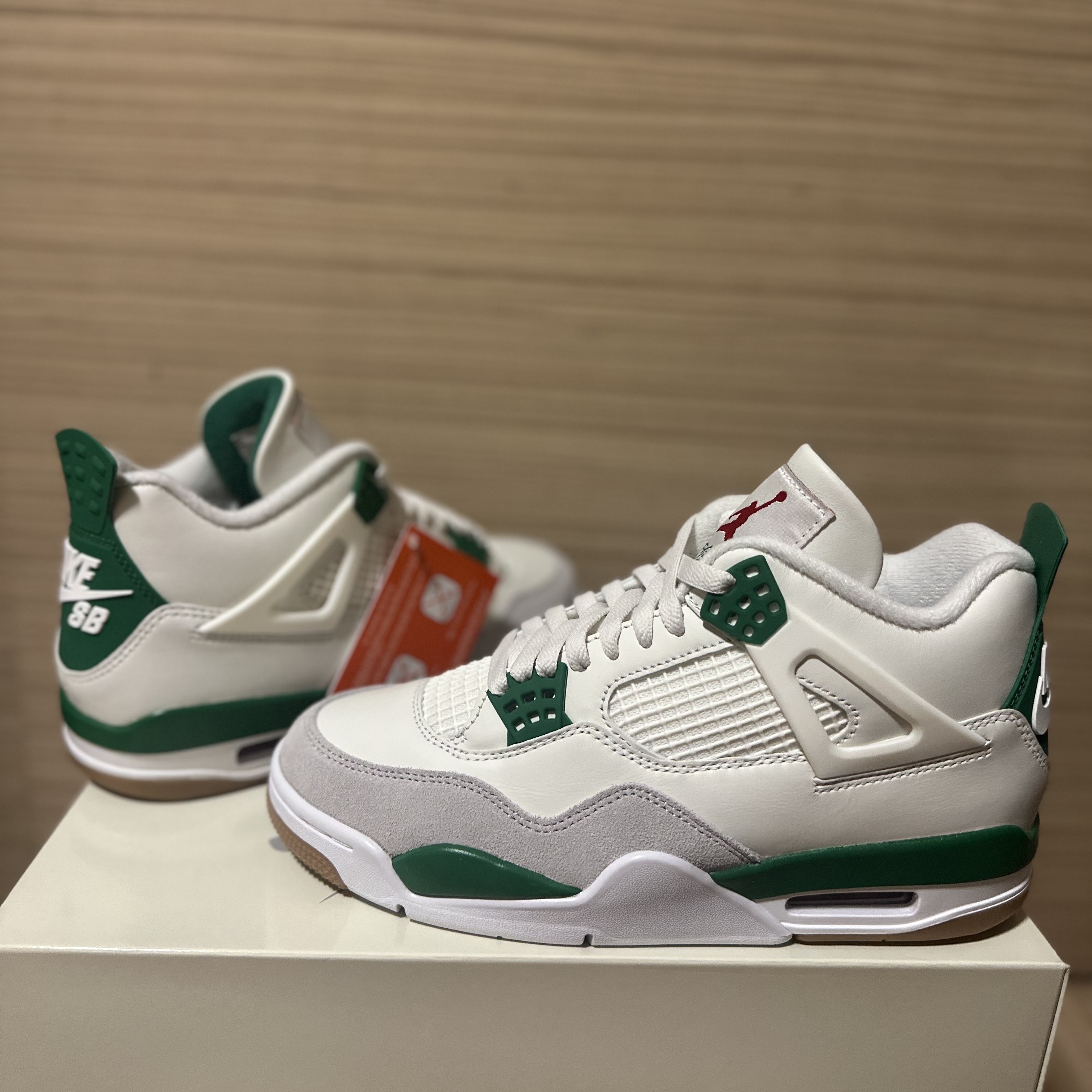 Jordan 4 x Nike SB Retro SP Pine Green 착용 스타일 - 2