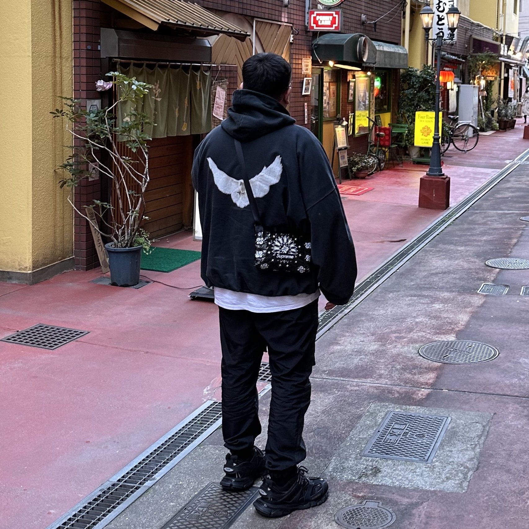 Yeezy Gap Engineered By Balenciaga Dove Hoodie Washed Black, Supreme Bandana Tarp Side Bag Black - 21SS 착용 스타일