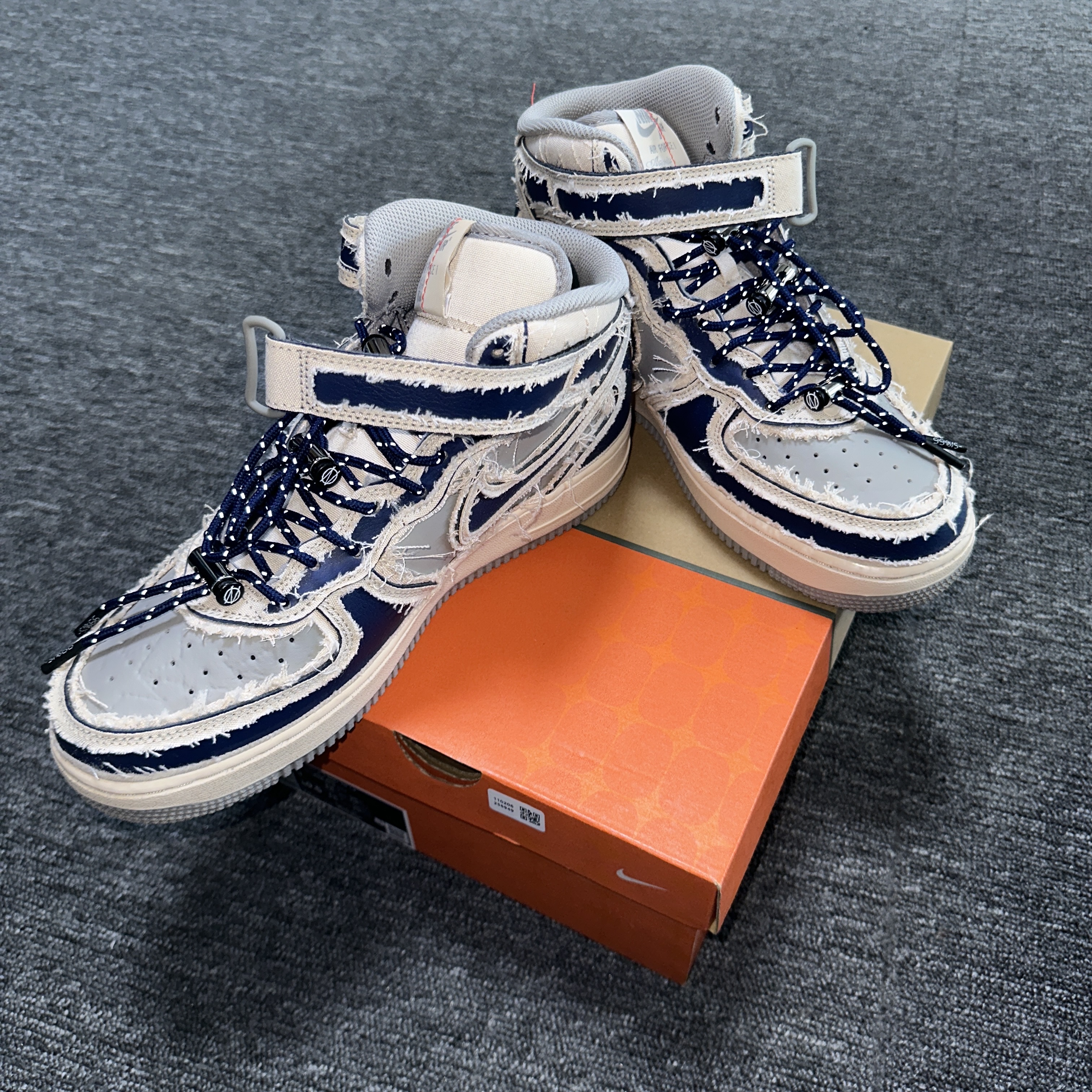 Nike Air Force 1 Mid '07 Pearl White 착용 스타일 - 3