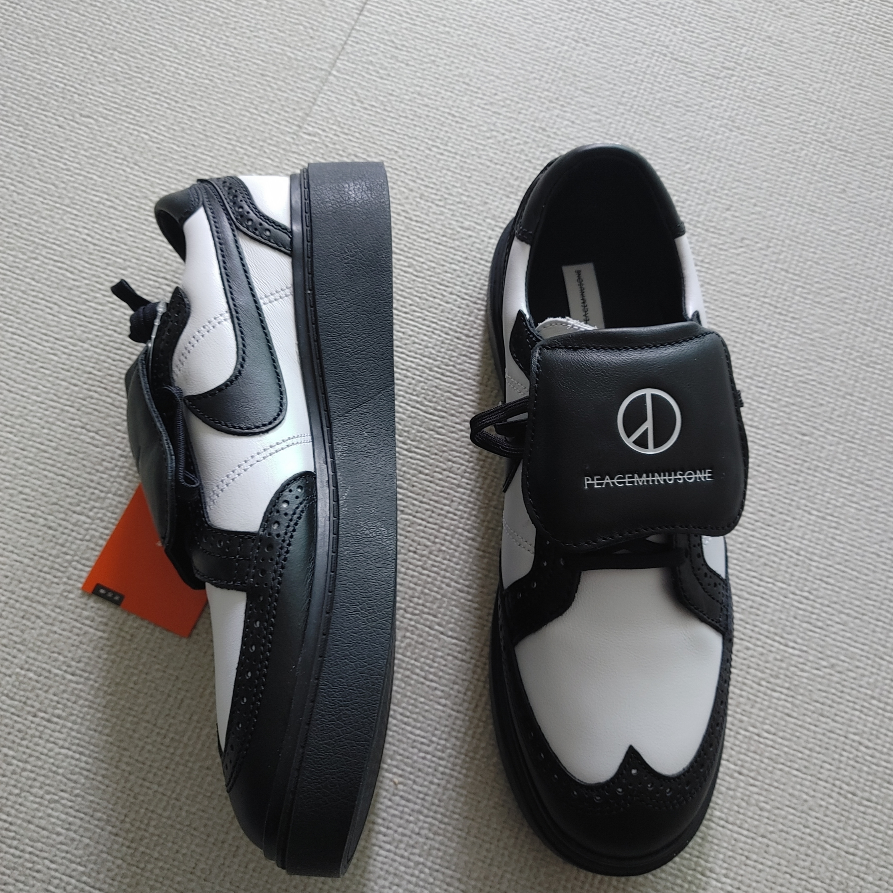 Nike x Peaceminusone Kwondo1 Black and White 착용 스타일 - 2