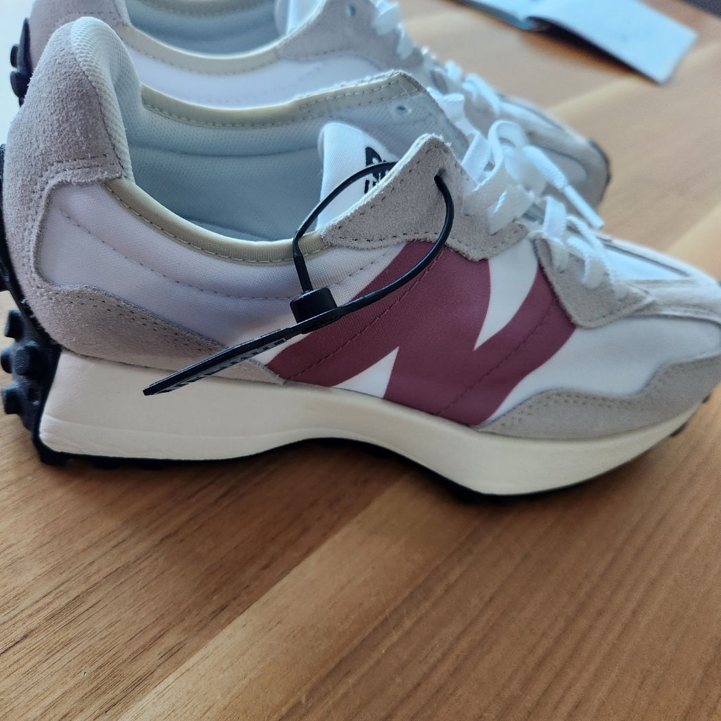 (W) New Balance 327 Gray Rose 착용 스타일 - 3