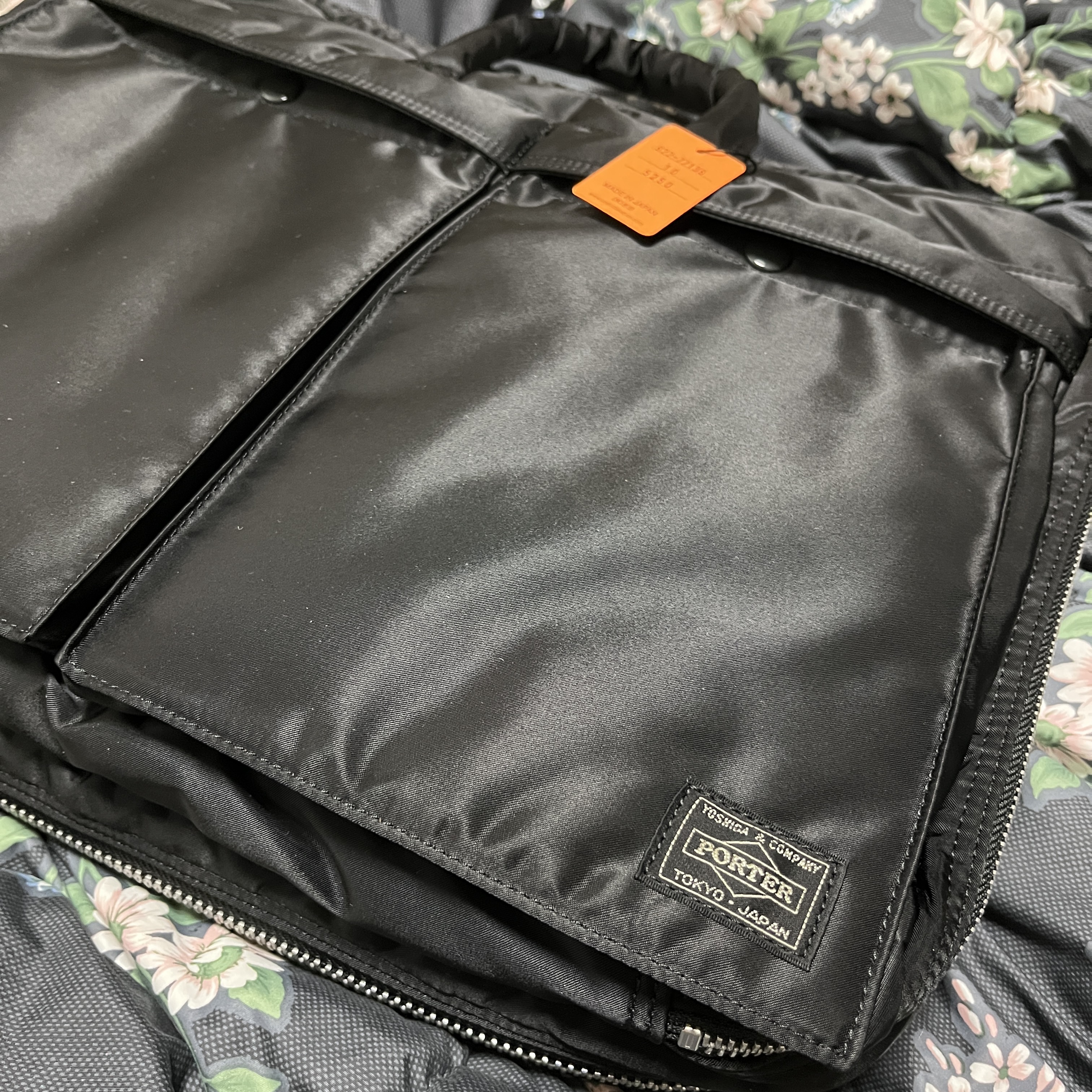 Porter Tanker 2Way Briefcase Black 착용 스타일