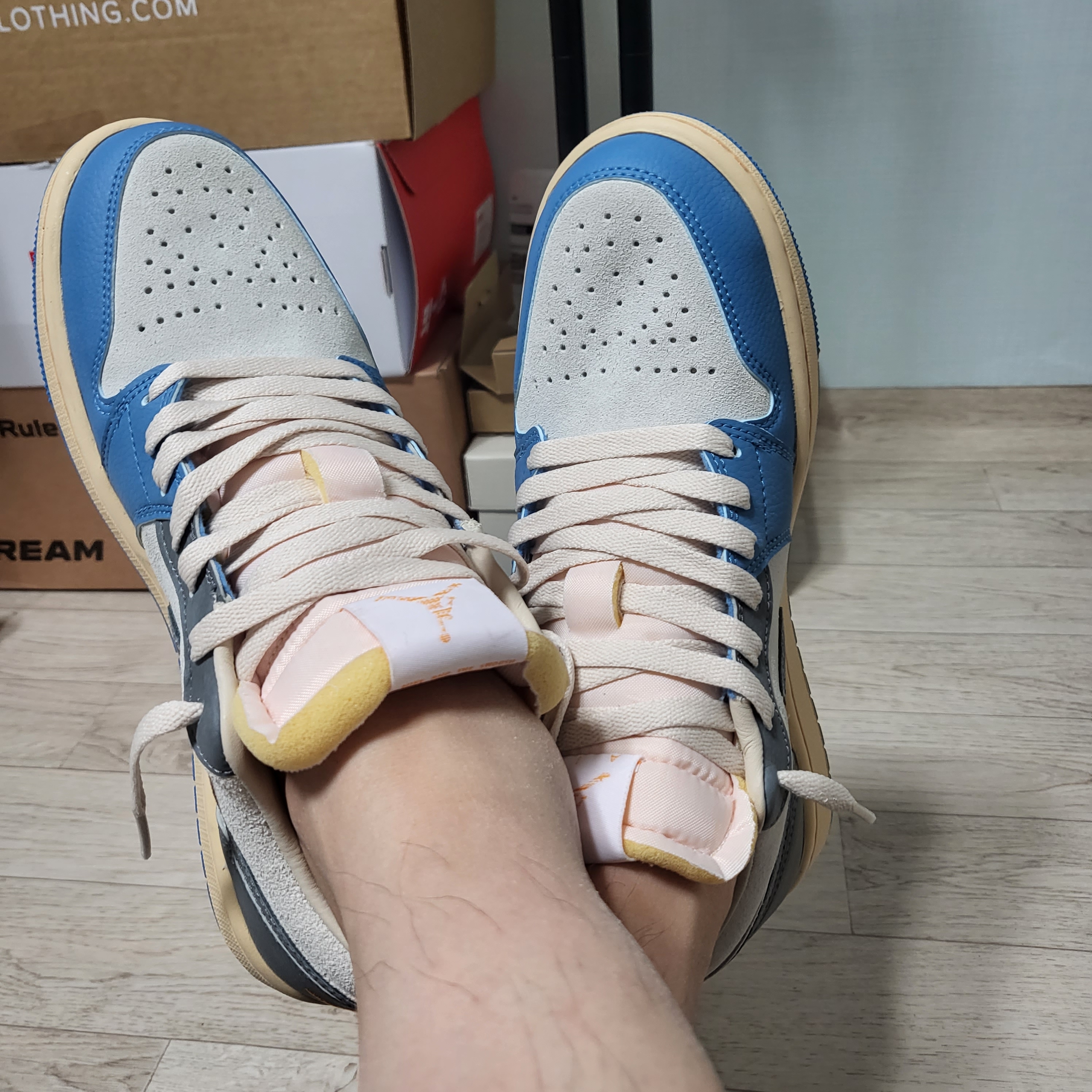 Jordan 1 Low SE Tokyo 96 착용 스타일 - 2