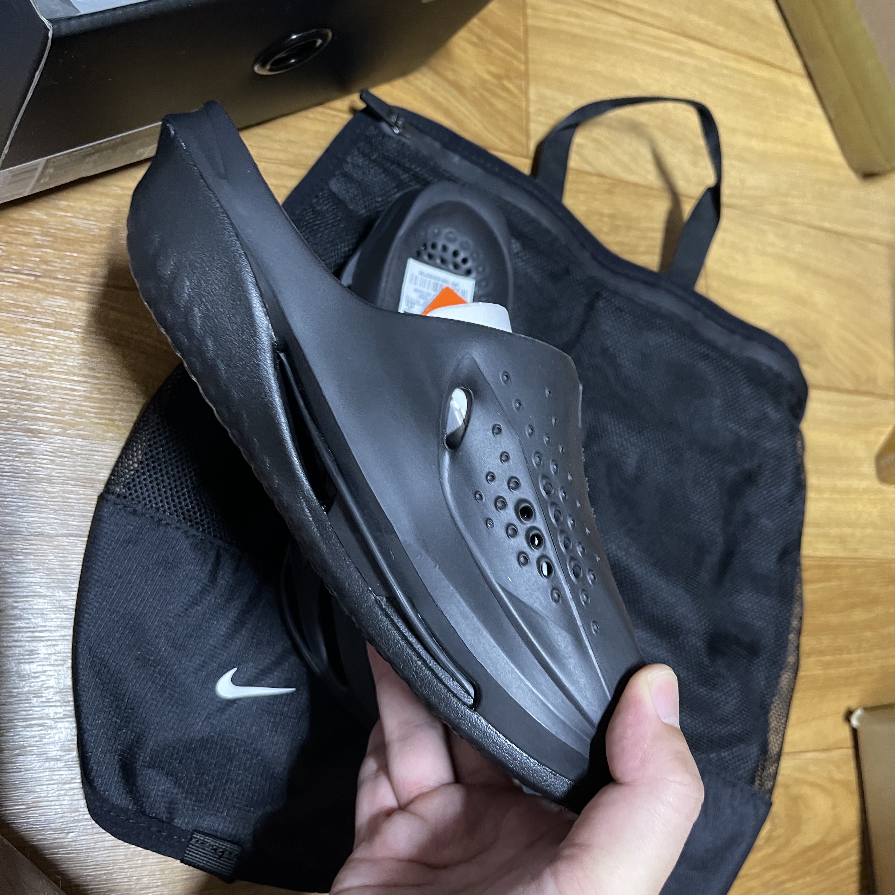 Nike x Matthew M Williams 005 Slide Black 착용 스타일 - 1