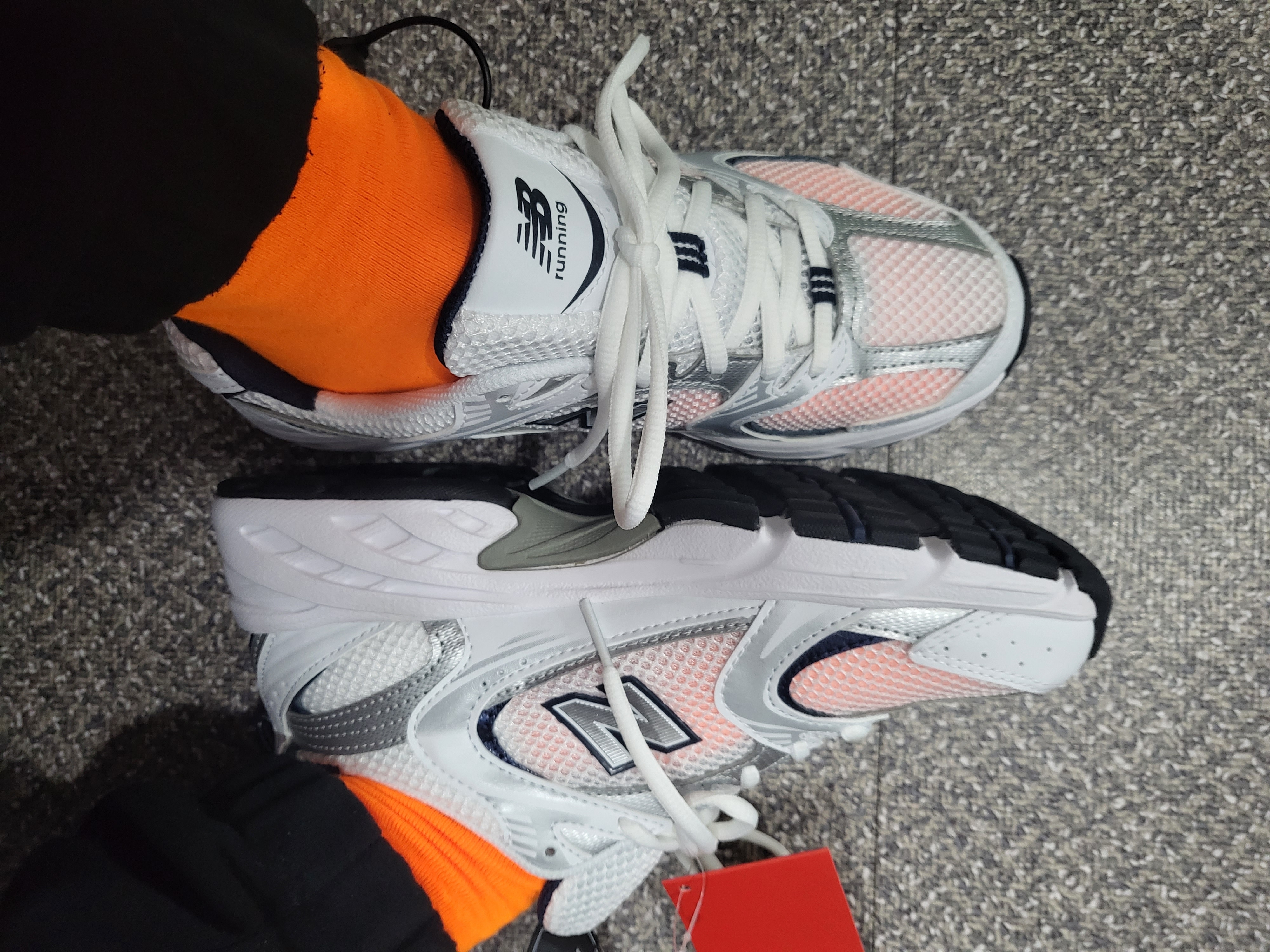 New Balance 530 White 착용 스타일 - 3