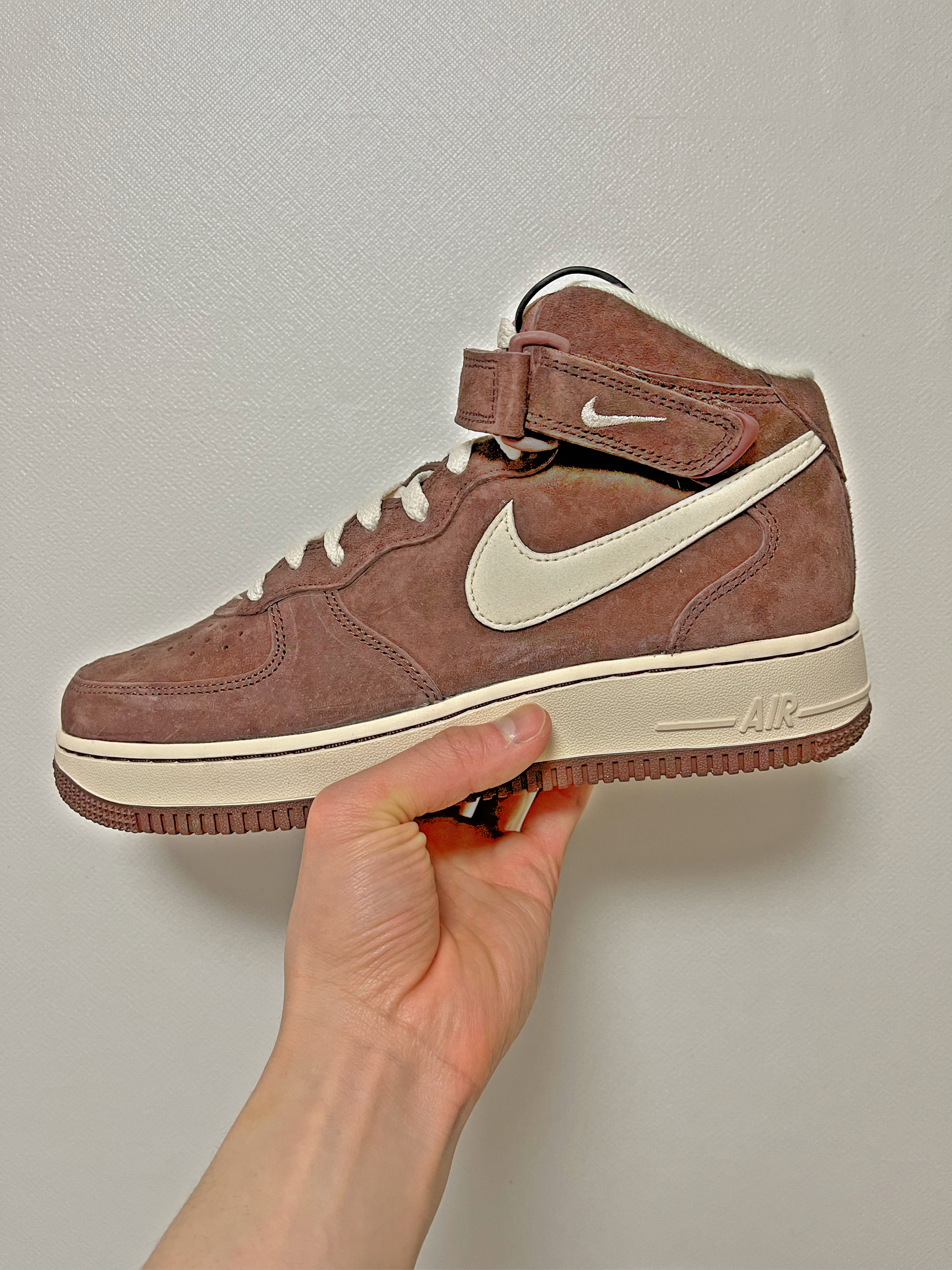 Nike Air Force 1 Mid '07 QS Chocolate 착용 스타일