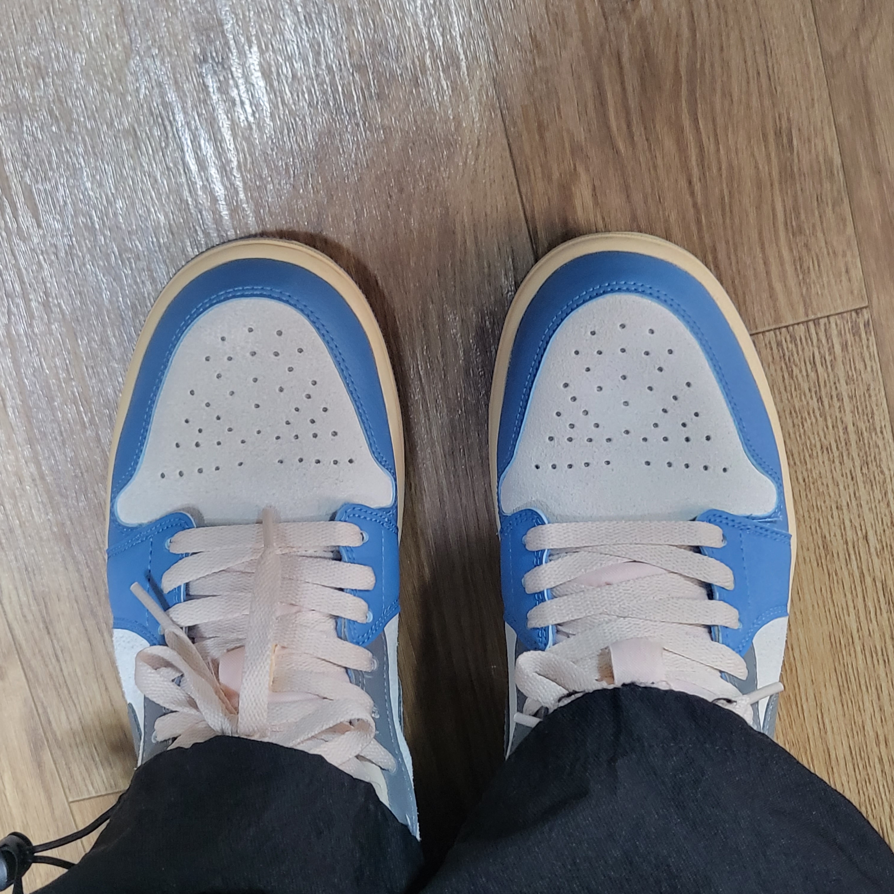 Jordan 1 Low SE Tokyo 96 착용 스타일 - 3