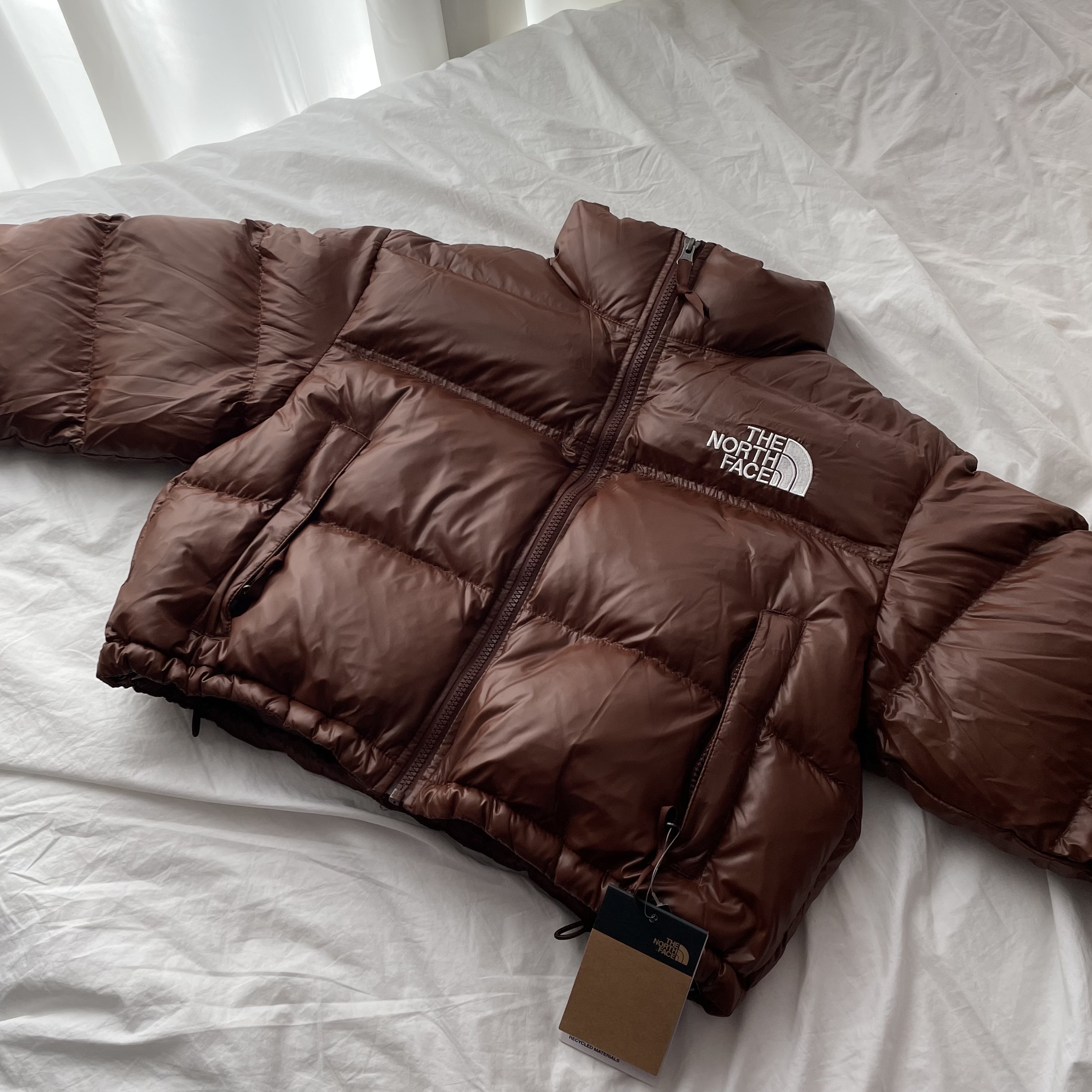 (W) The North Face Nuptse Short Jacket Dark Oak 착용 스타일