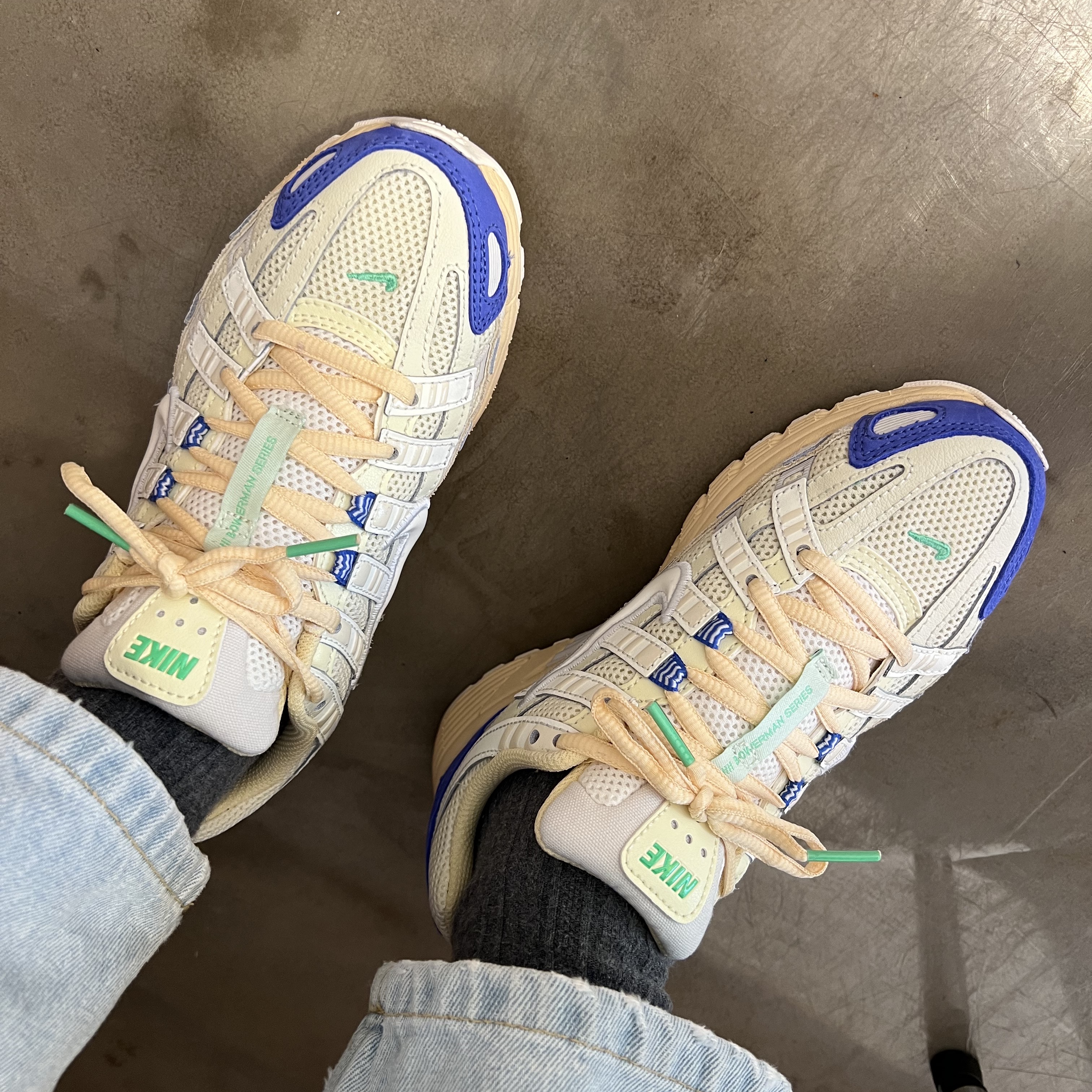 Nike P-6000 Coconut Milk Medium Blue 착용 스타일
