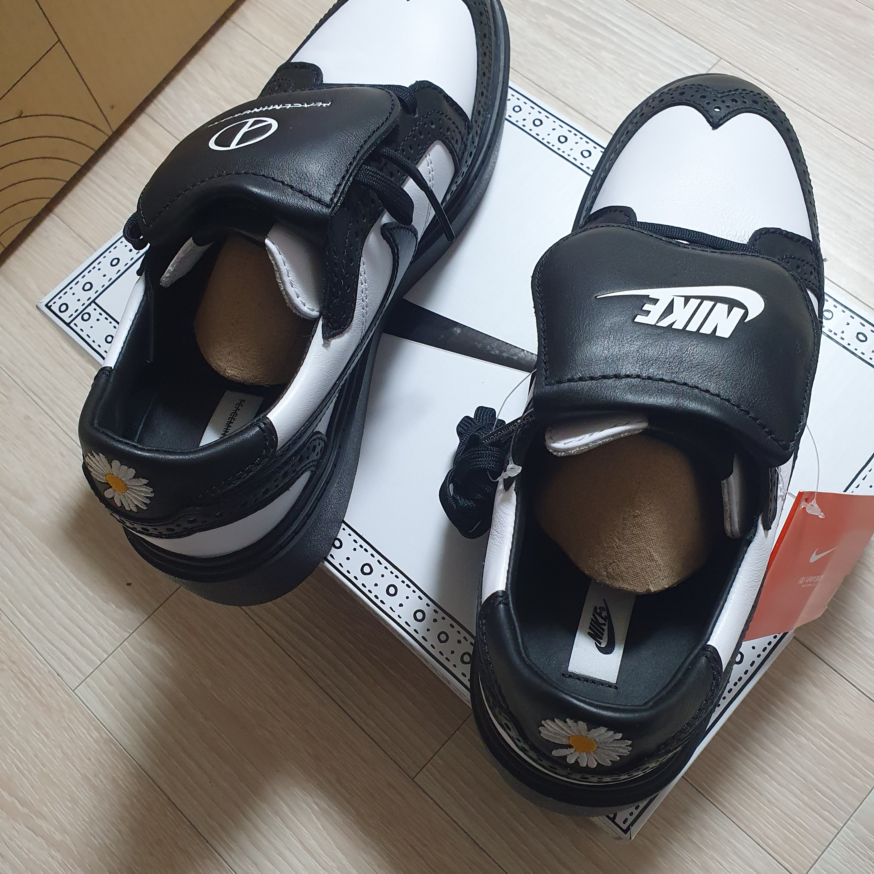 Nike x Peaceminusone Kwondo1 Black and White 착용 스타일