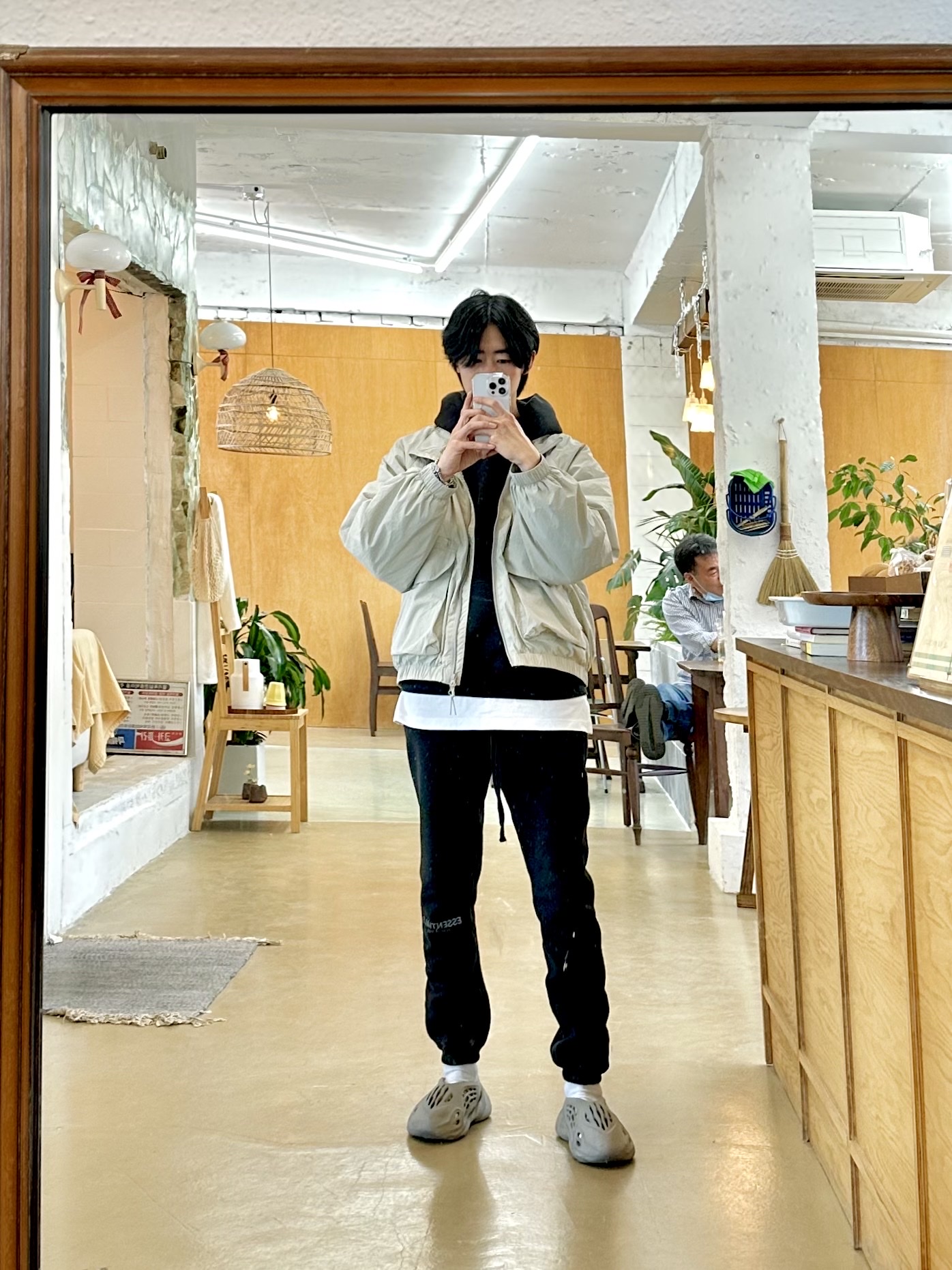 Essentials The Core Collection Pullover Hoodie Black, Essentials The Core Collection Sweatpants Black 착용 스타일