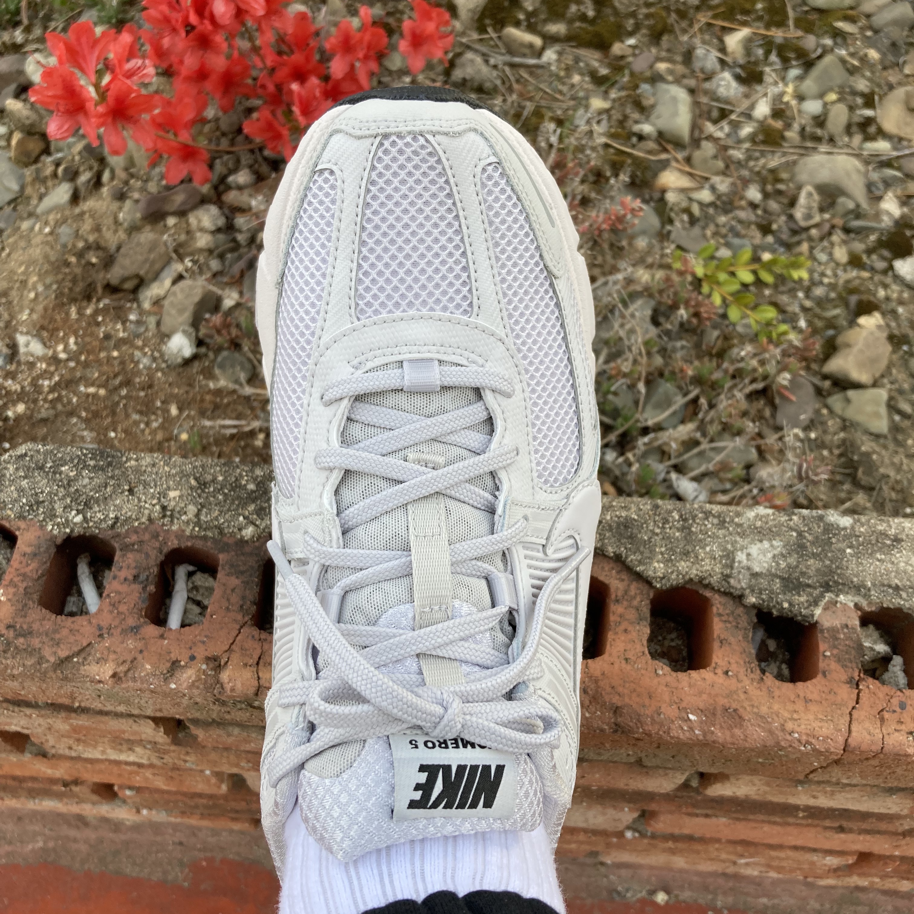 Nike Zoom Vomero 5 SP Vast Grey 2023 착용 스타일 - 1
