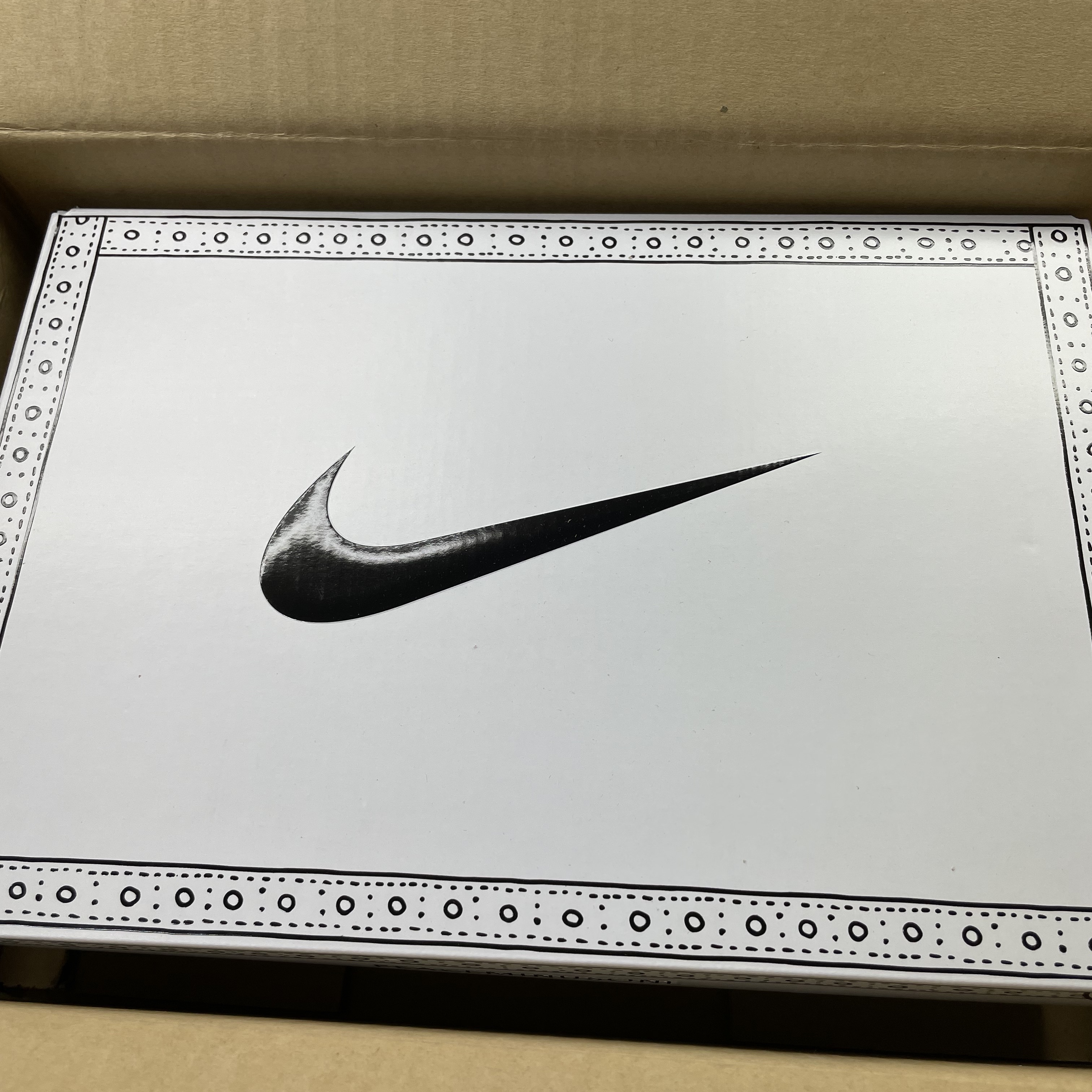Nike x Peaceminusone Kwondo1 Black and White 착용 스타일 - 3