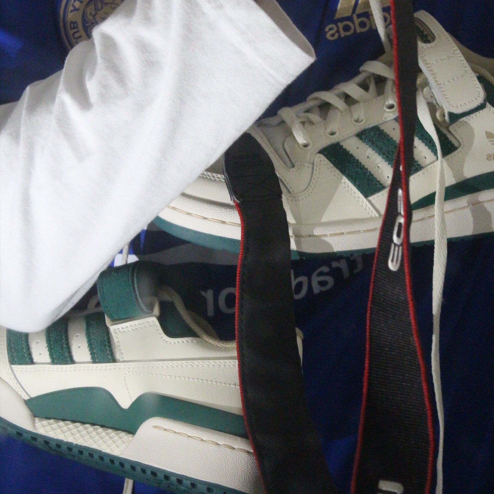 Adidas Forum Low Cloud White Collegiate Green 착용 스타일 - 1