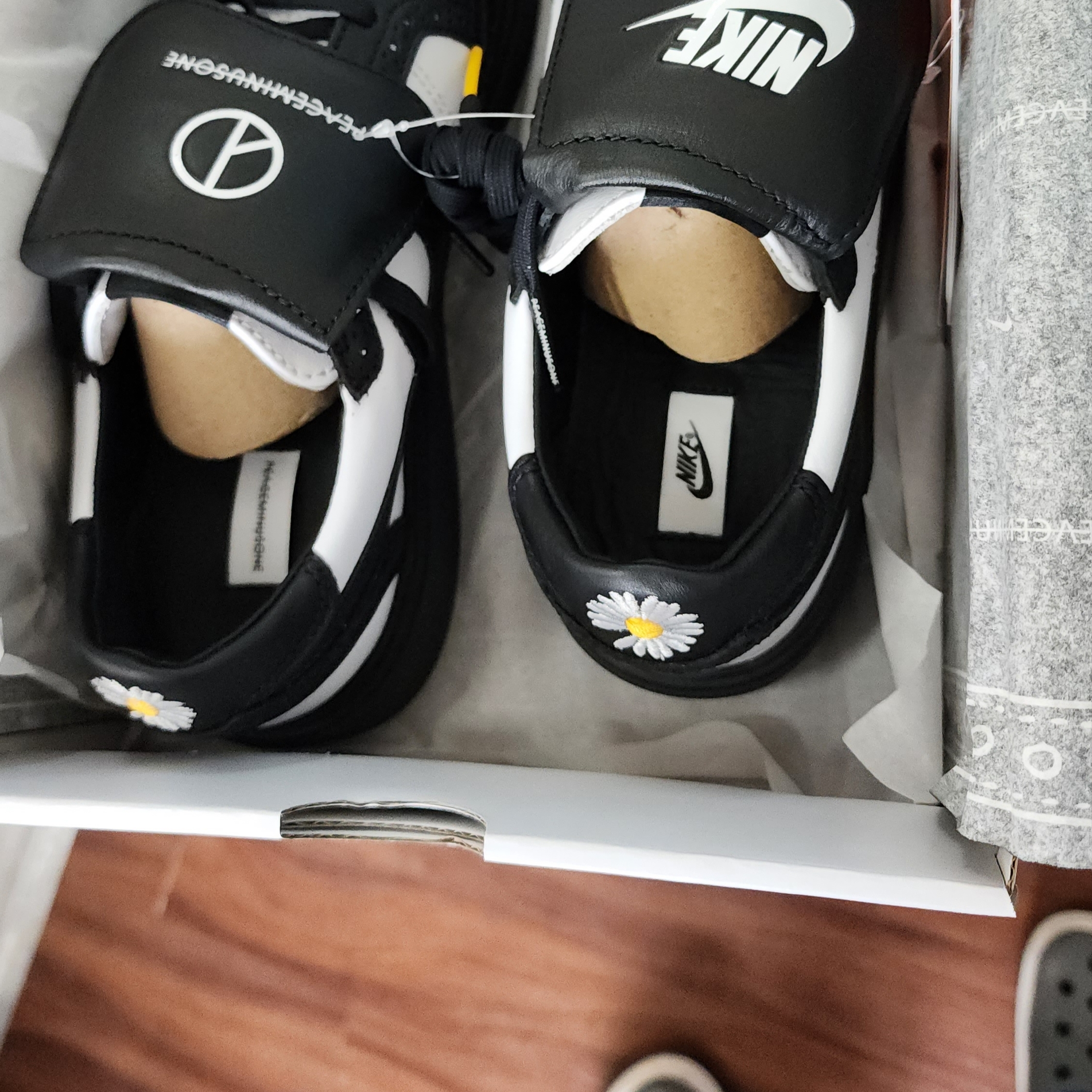Nike x Peaceminusone Kwondo1 Black and White 착용 스타일 - 1