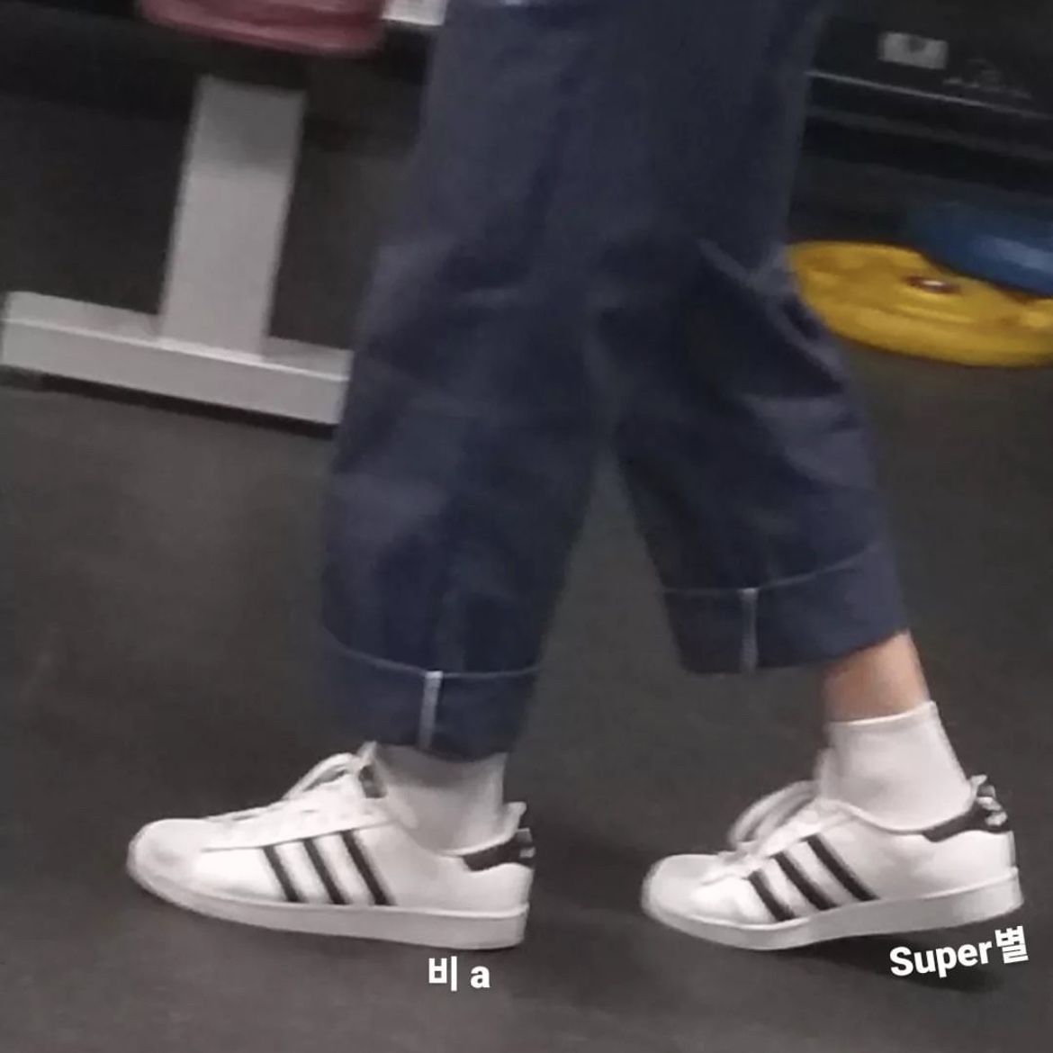 Adidas Superstar White Black 착용 스타일
