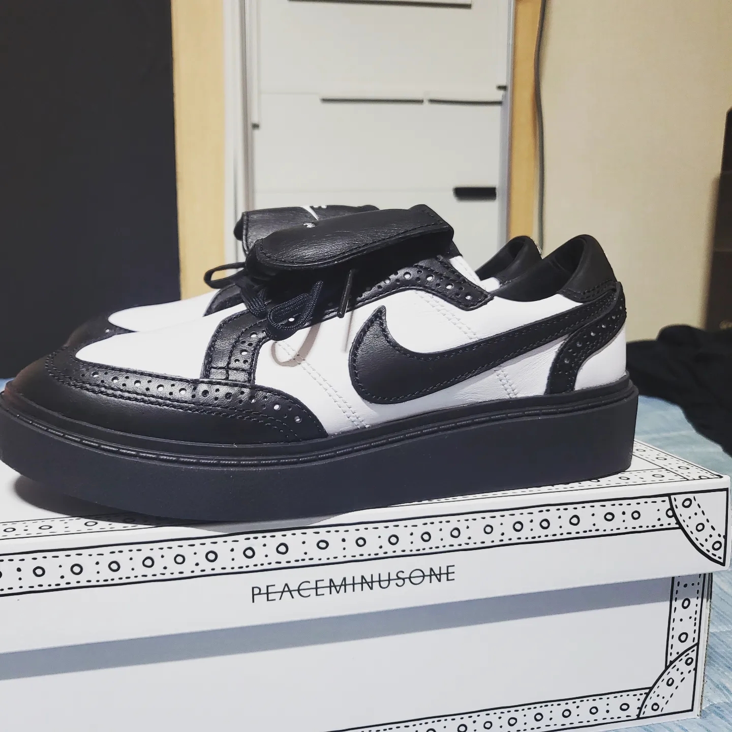 Nike x Peaceminusone Kwondo1 Black and White 착용 스타일 - 1