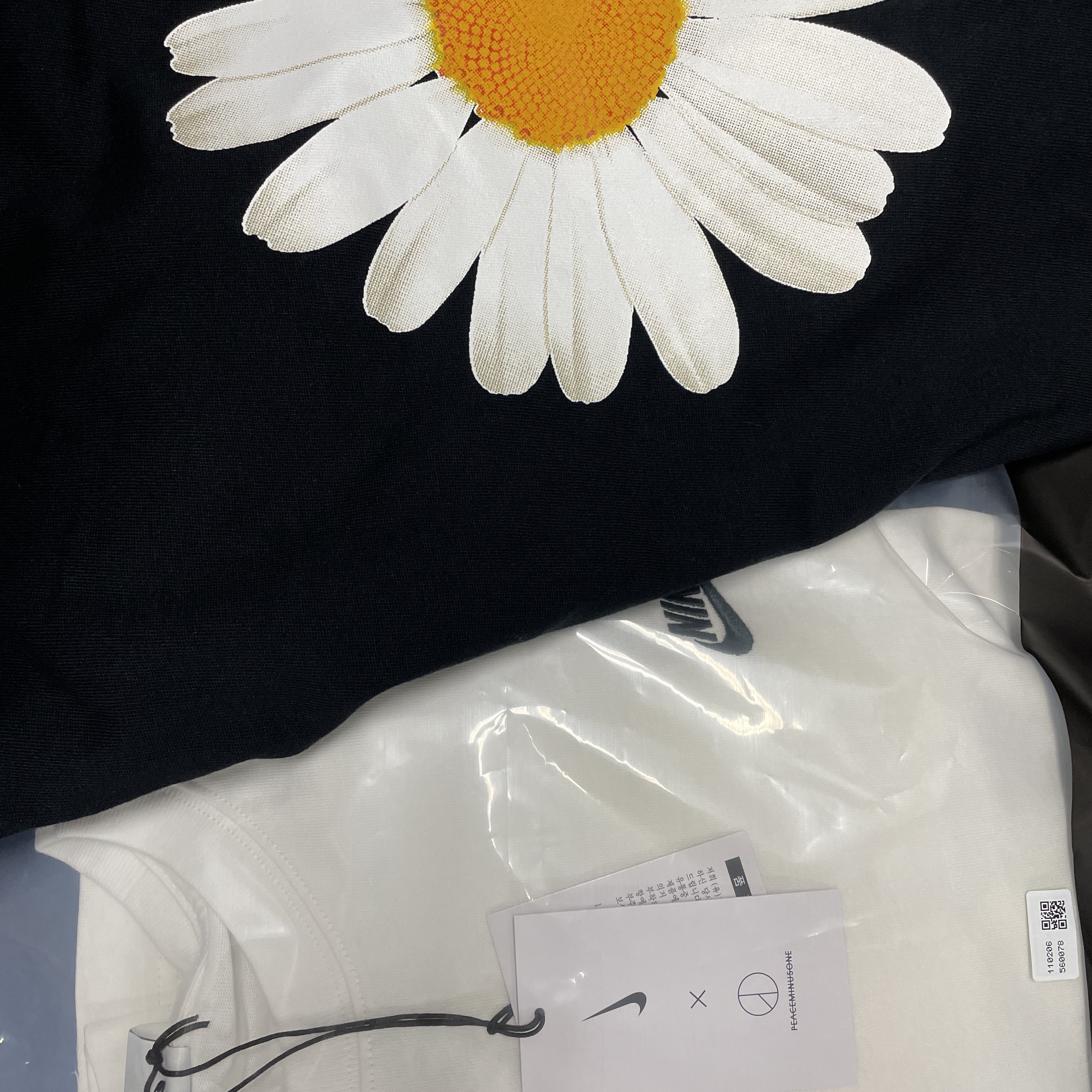 Nike x Peaceminusone LS T-Shirt White (DR0098-100) 착용 스타일