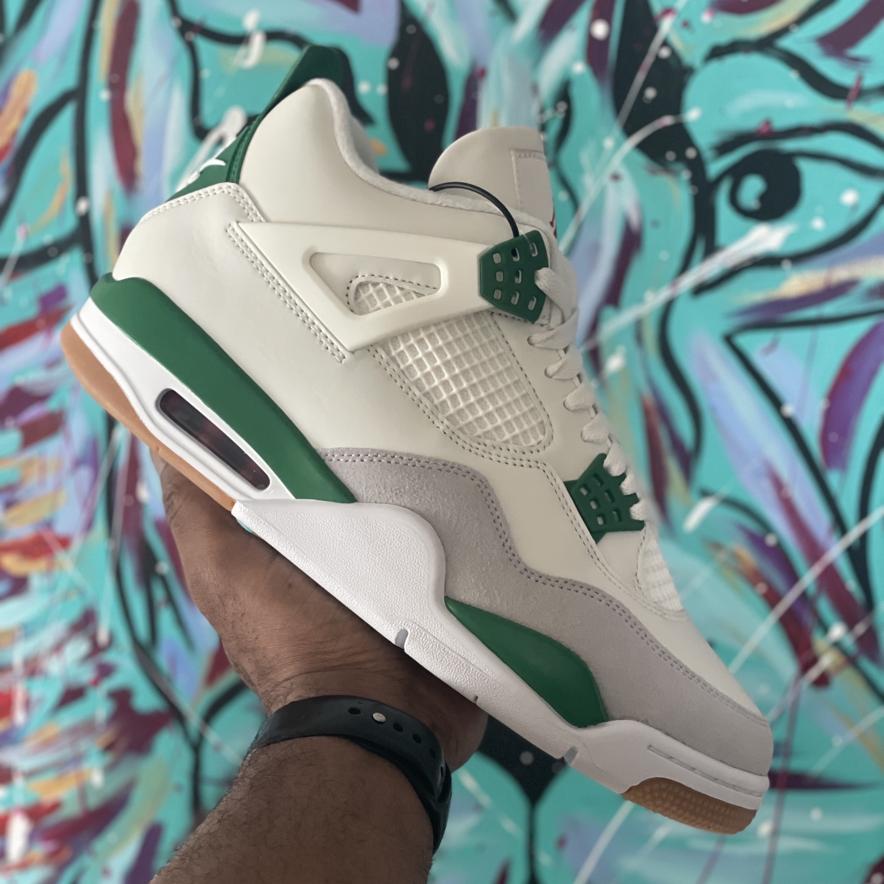 Jordan 4 x Nike SB Retro SP Pine Green 착용 스타일