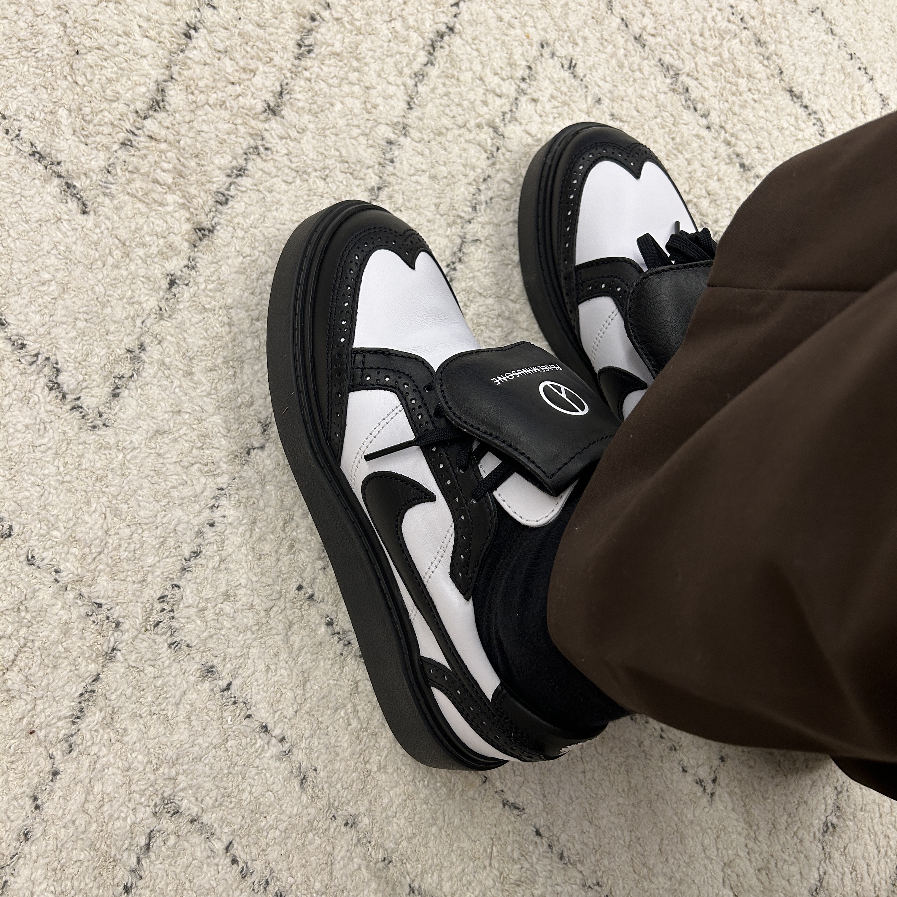 Nike x Peaceminusone Kwondo1 Black and White 착용 스타일 - 1