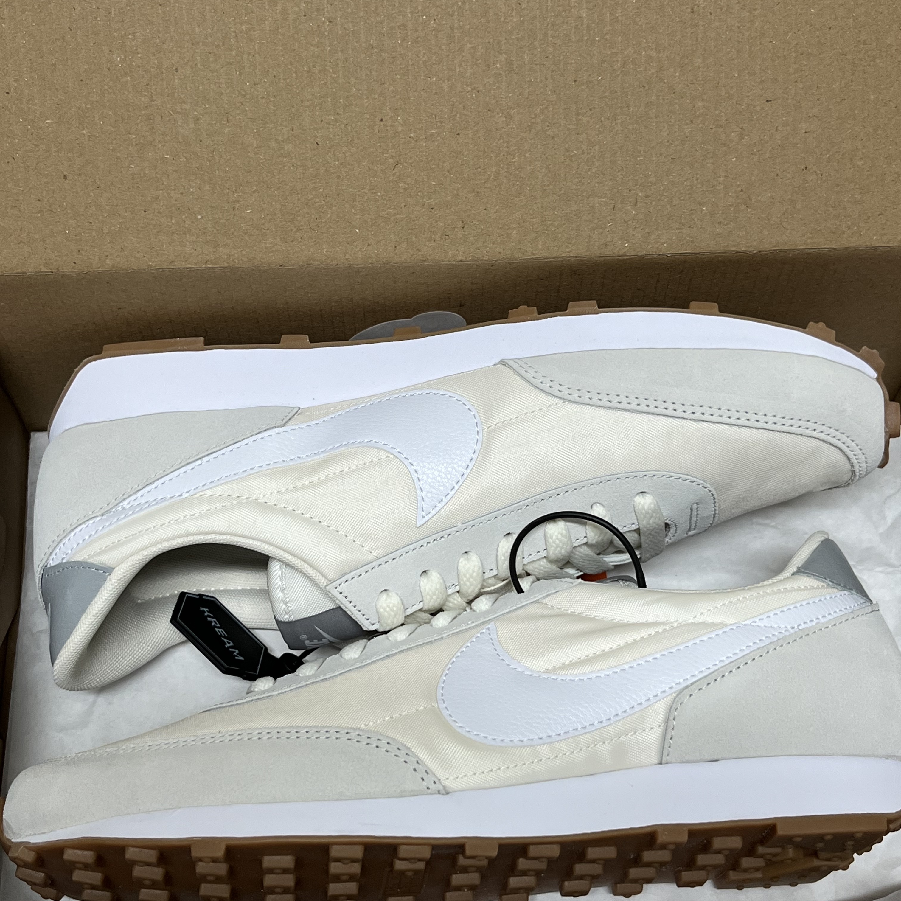 (W) Nike Daybreak Summit White 착용 스타일