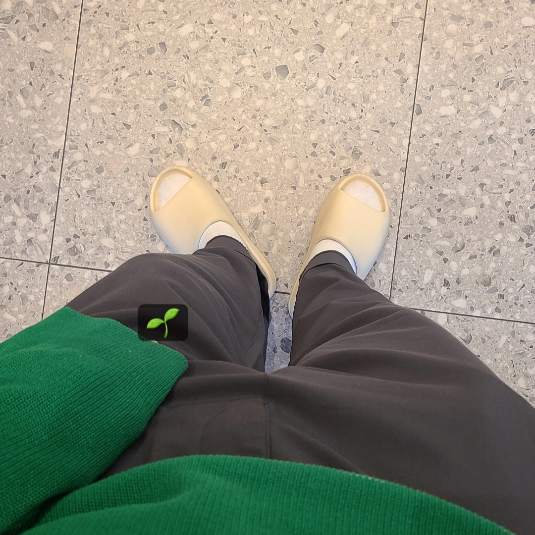 Adidas Yeezy Slide Bone 2022/2023 착용 스타일