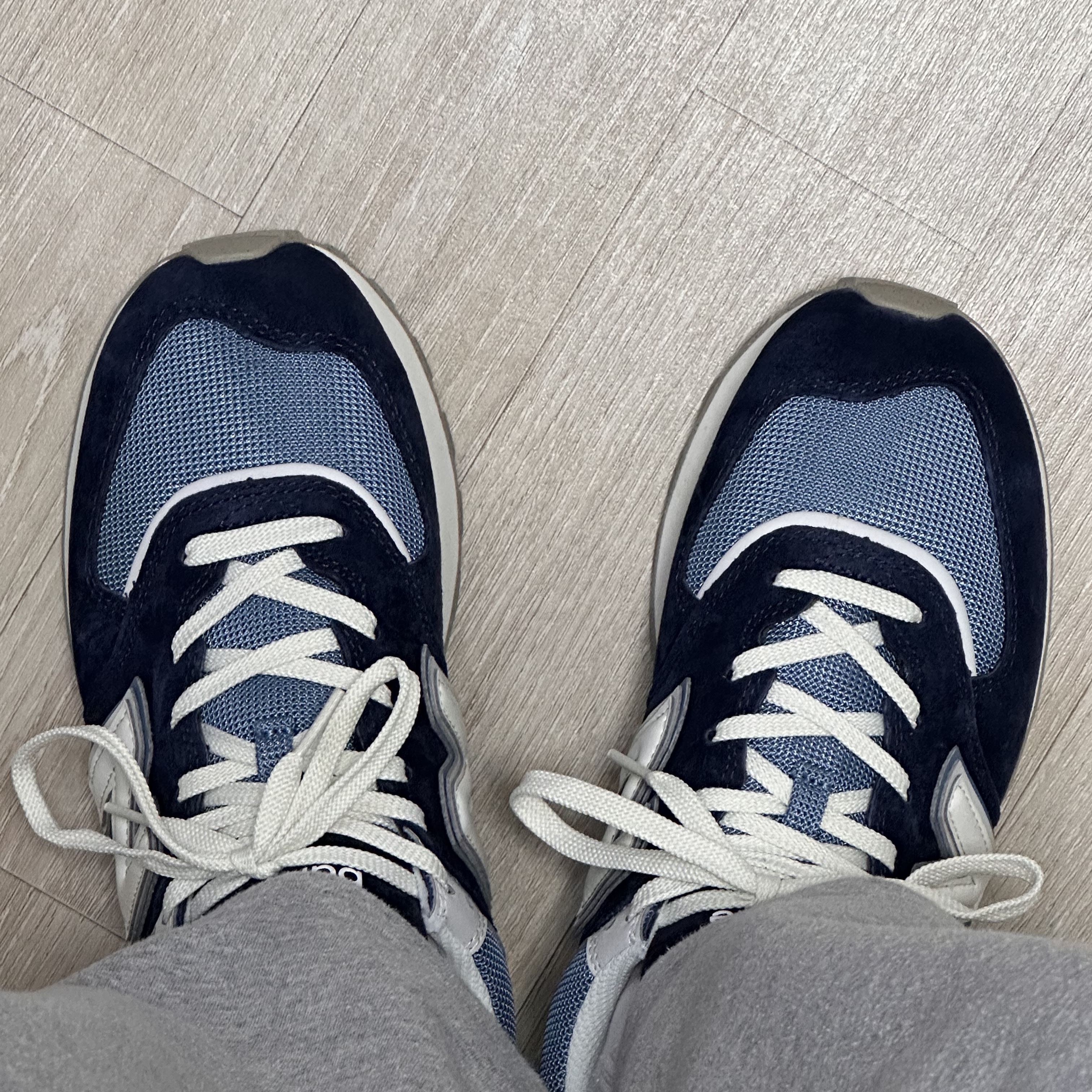 New Balance 574 Legacy Navy Sea Salt 착용 스타일