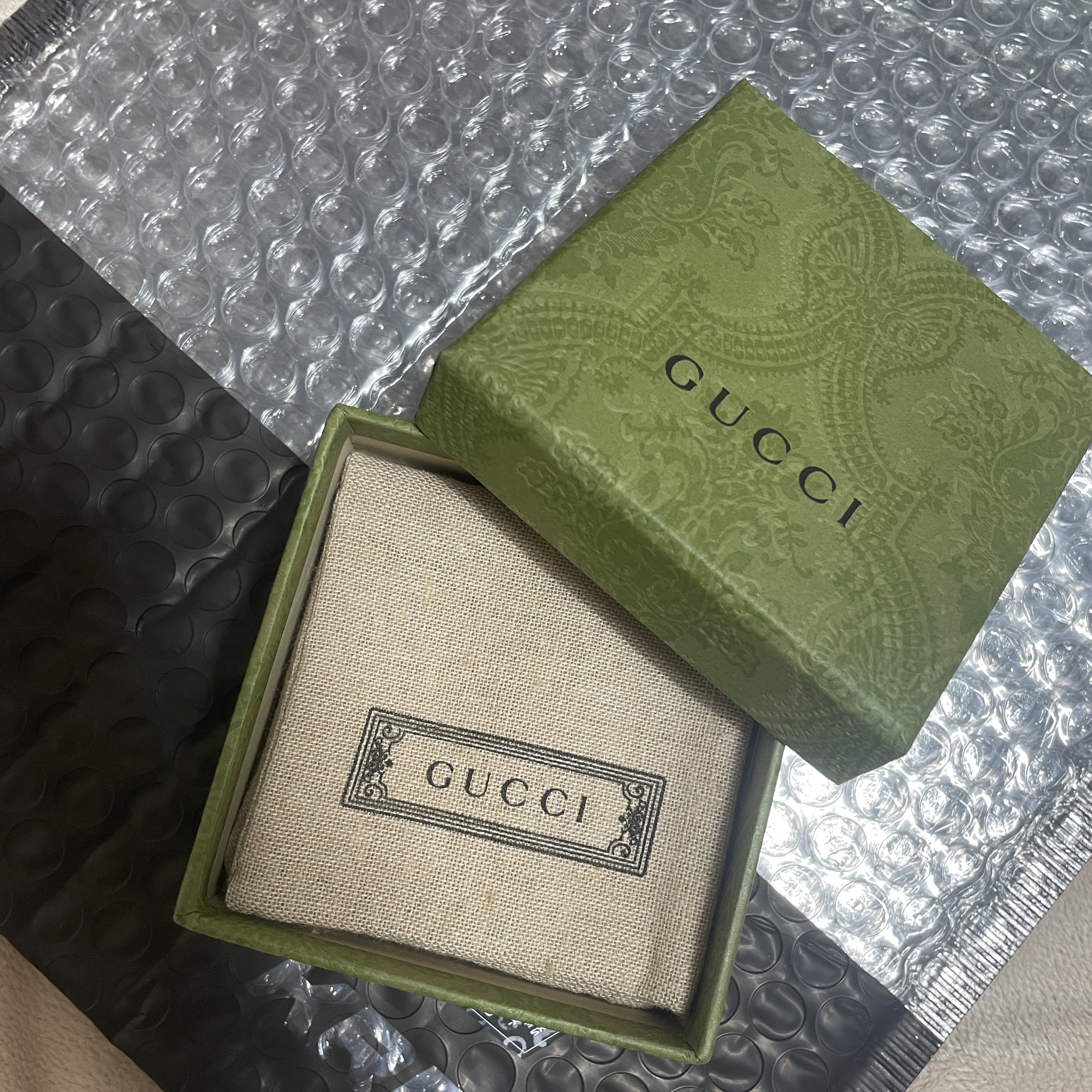 Gucci Interlocking G Bracelet Silver 착용 스타일