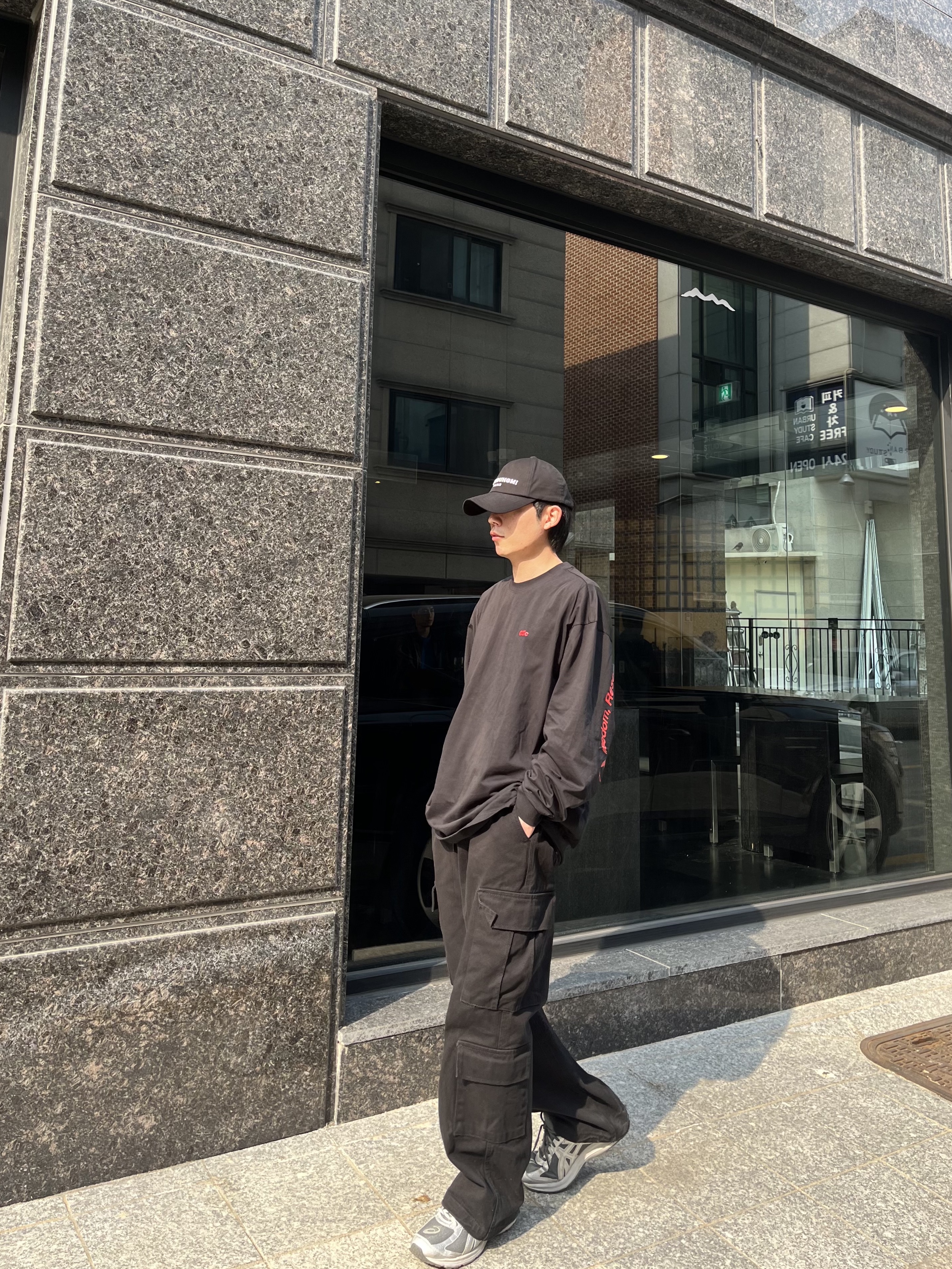 Wooyoungmi White Embroidered Logo Ball Cap Black, Asics Jog 100 S SMU Sheet Rock Pure Silver - 2E Wide 착용 스타일