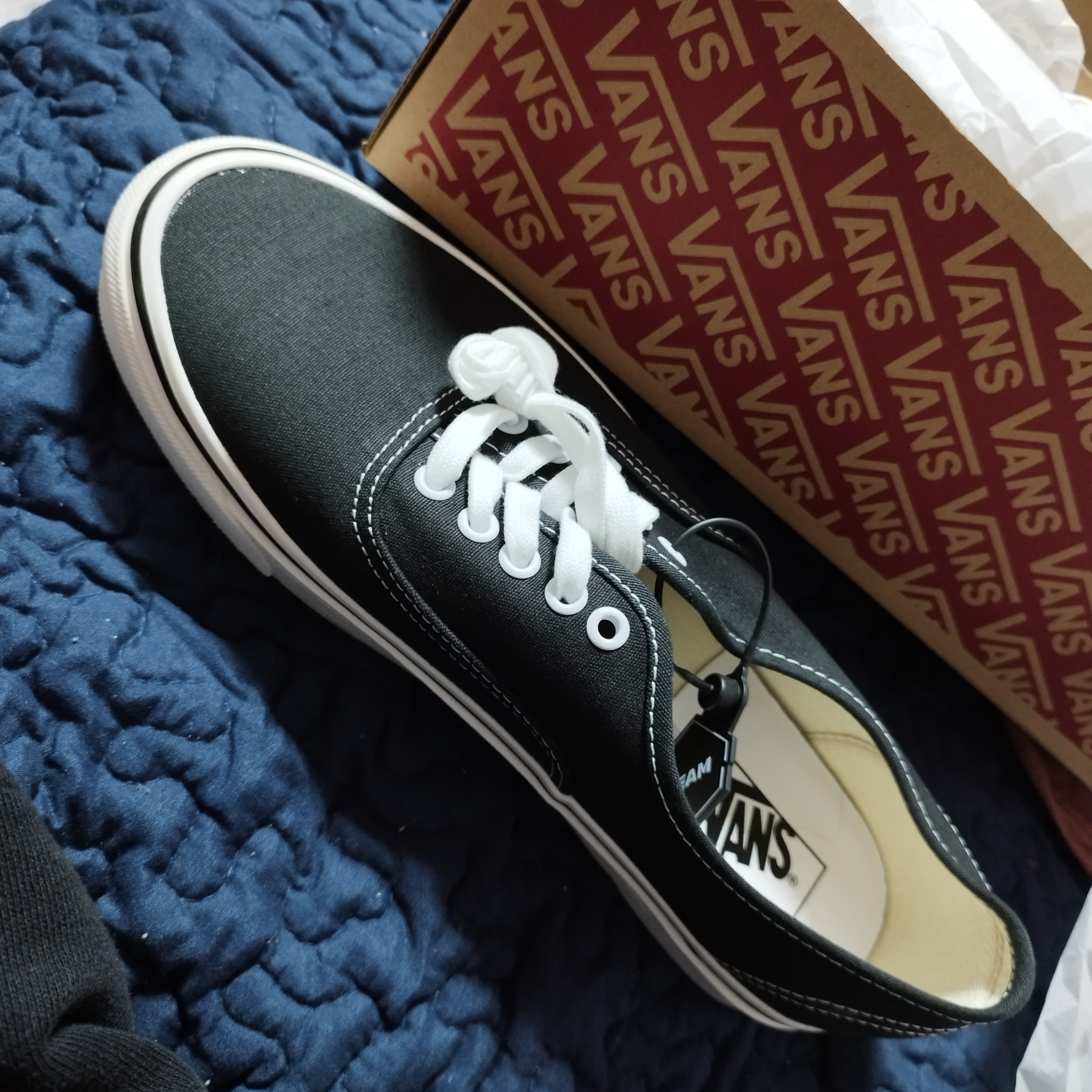 Vans Authentic 44 DX Anaheim Factory Black 착용 스타일 - 2
