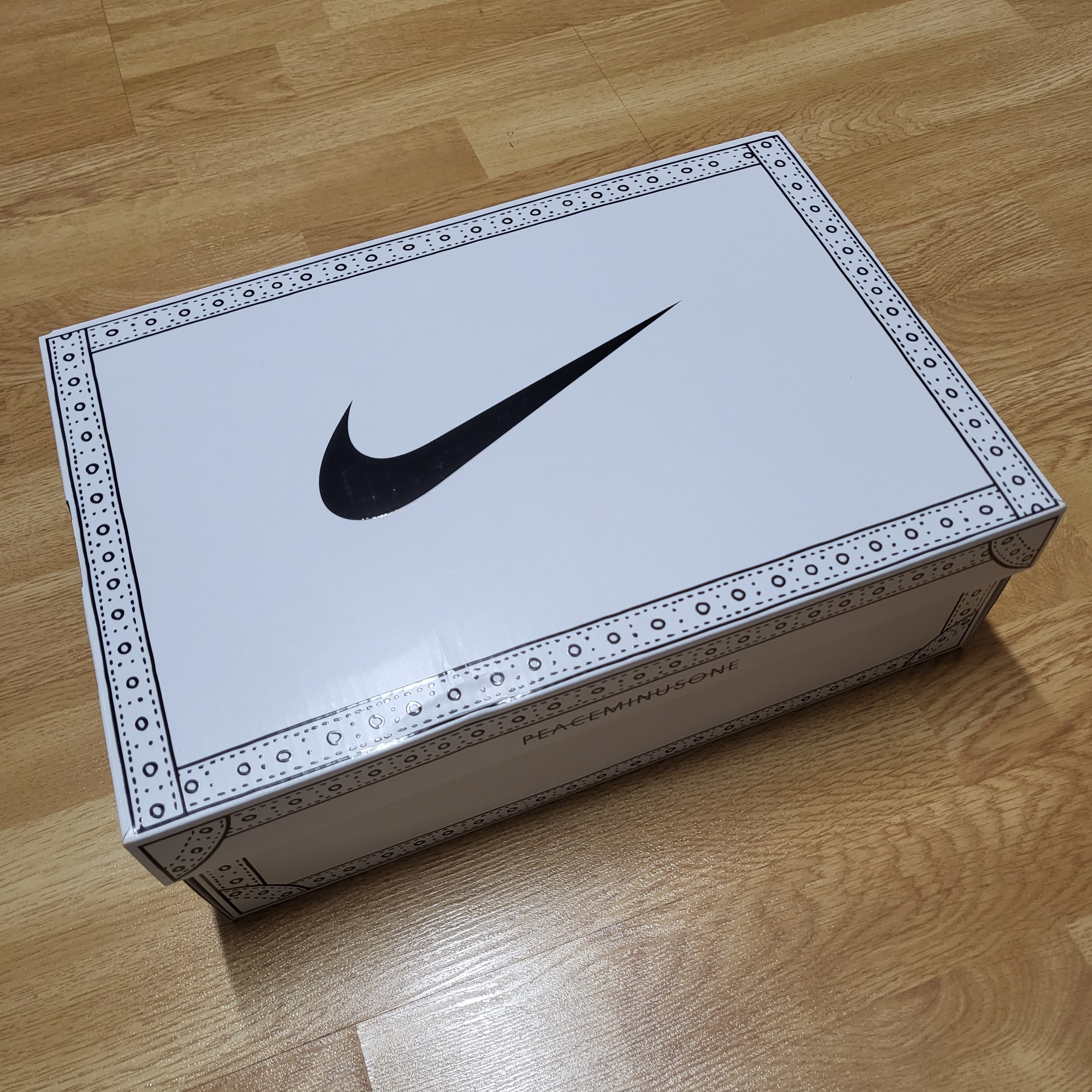 Nike x Peaceminusone Kwondo1 Black and White 착용 스타일 - 5