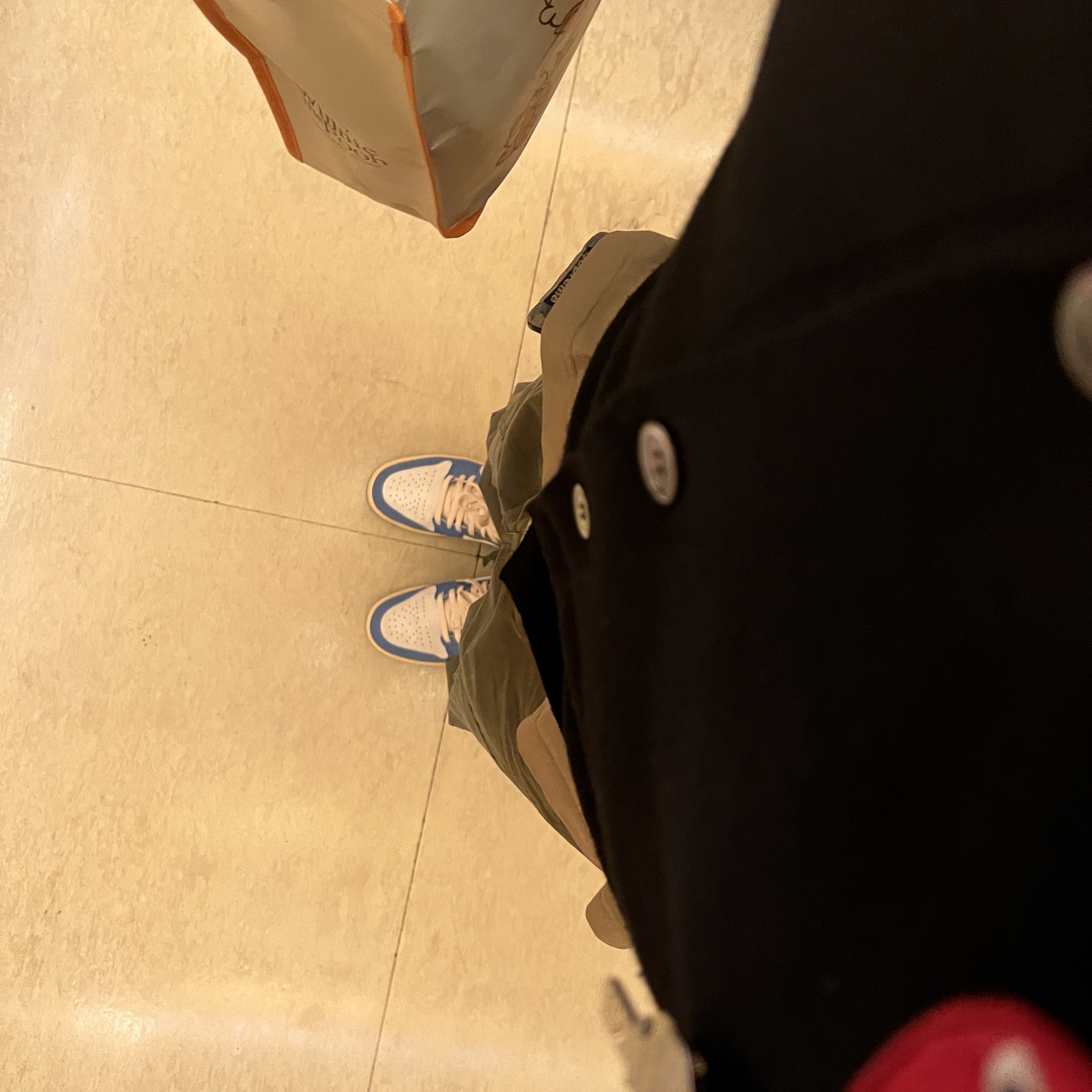 Jordan 1 Low SE Tokyo 96 착용 스타일 - 2