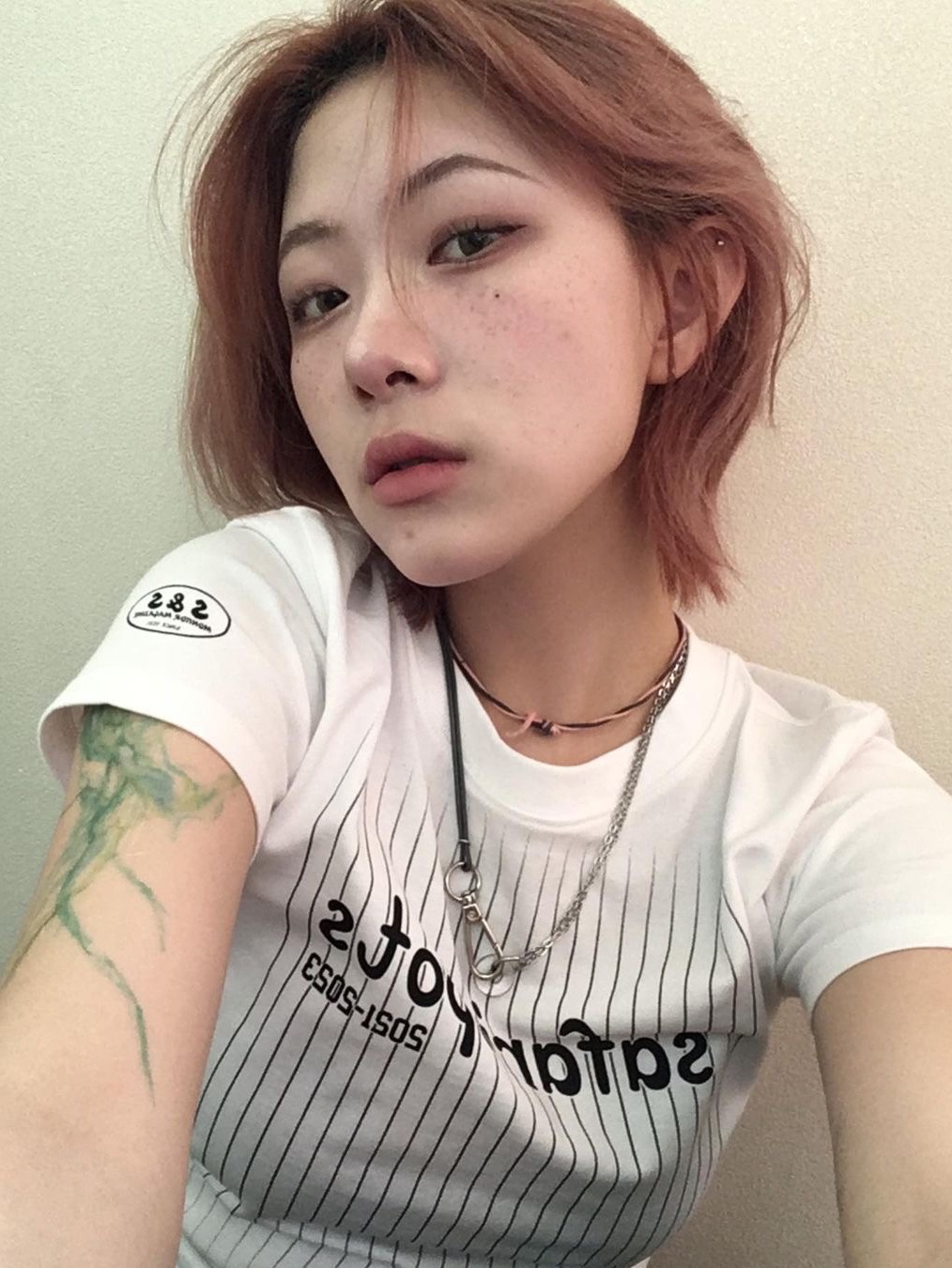 Safarispot Women 1/2 Safarispots Magazine Tee White 착용 스타일 - 2