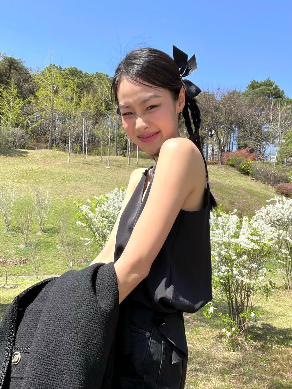 Haveless Women Cecil Back Ribbon Blouse Black, Haveless Women Cecil Back Ribbon Blouse Creme 착용 스타일