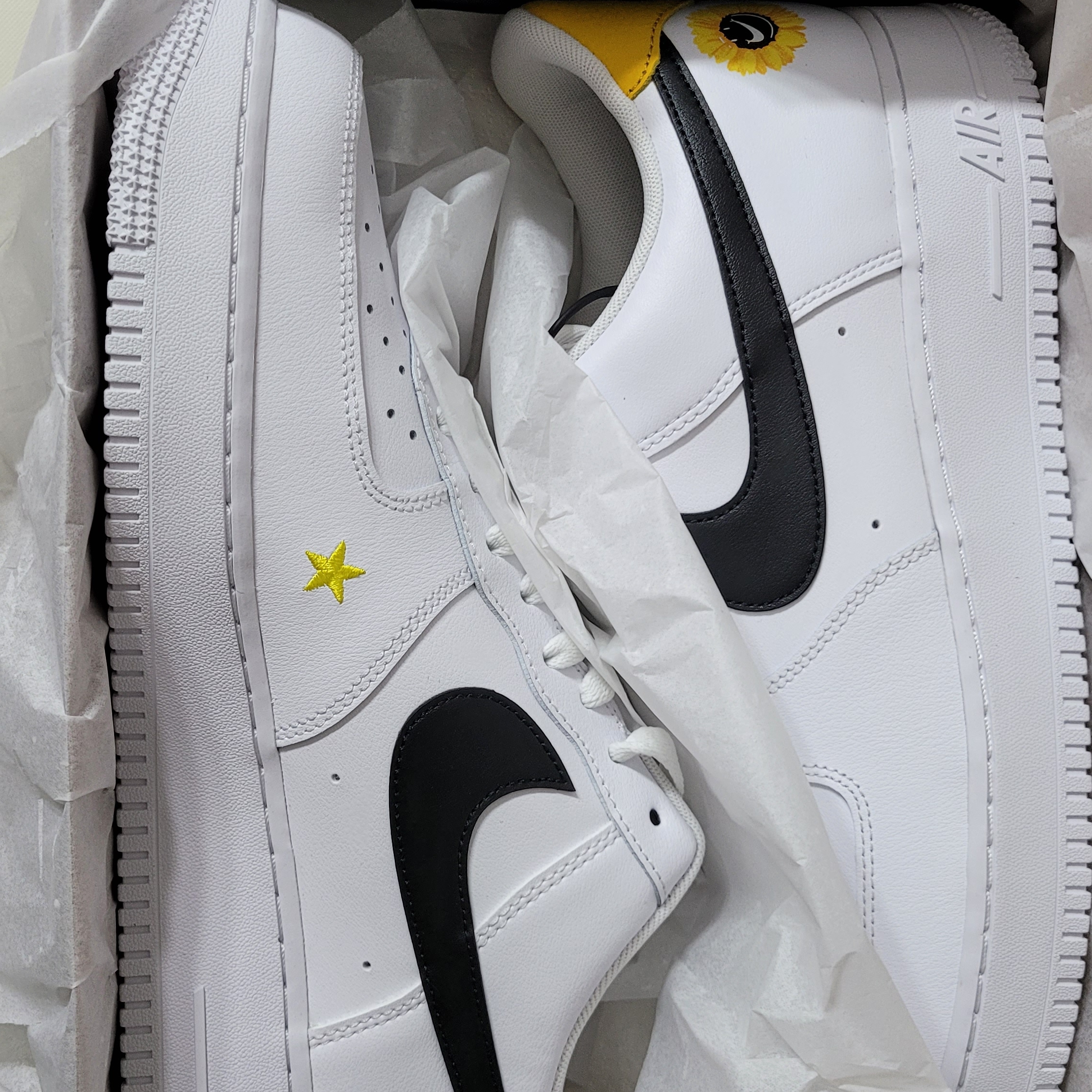 Nike Air Force 1 '07 LV8 2 Have a Nike Day 착용 스타일 - 1