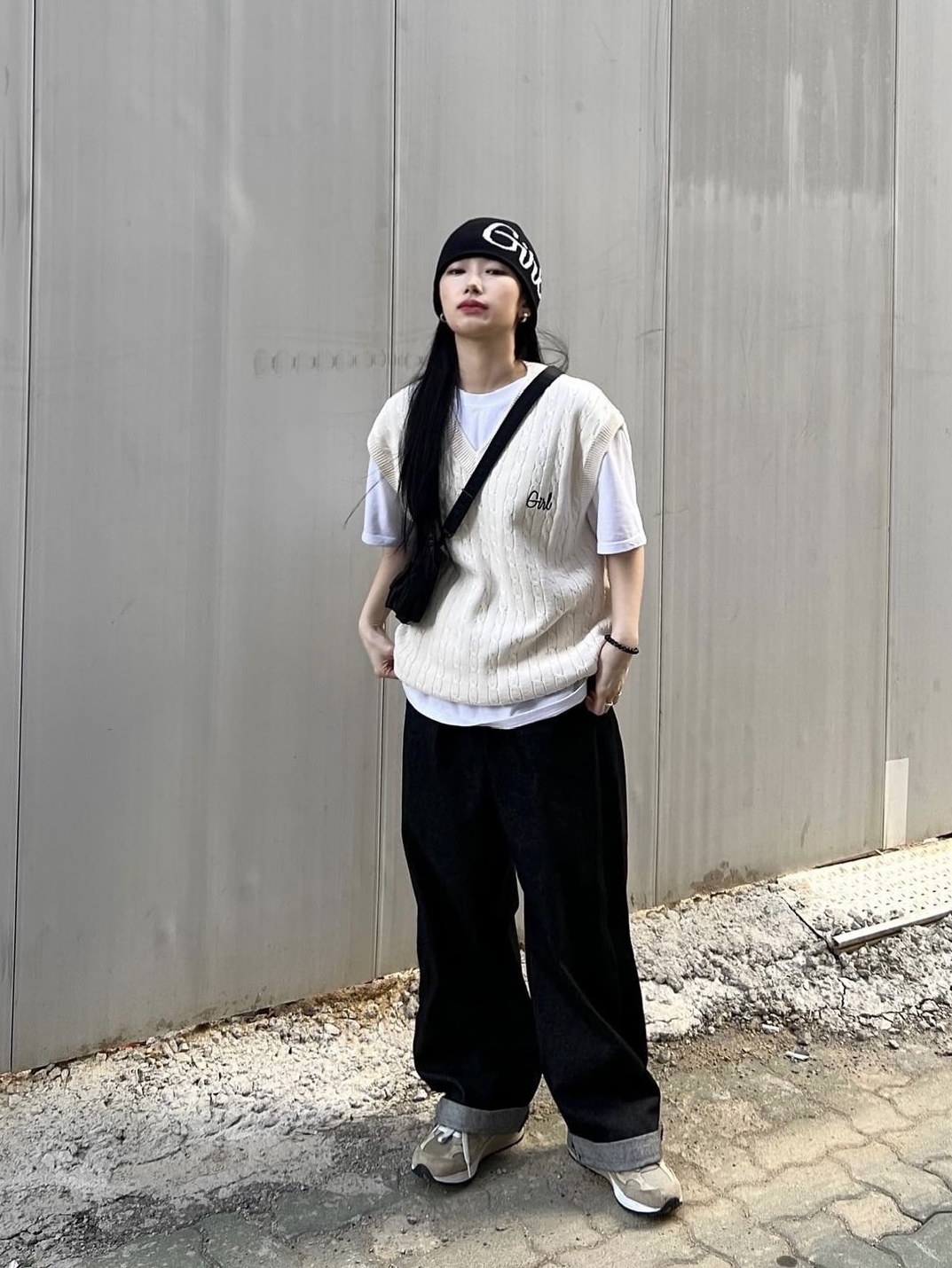 New Balance 992 Made in USA Tan, Porter Tanker Shoulder Bag Black 착용 스타일 - 1