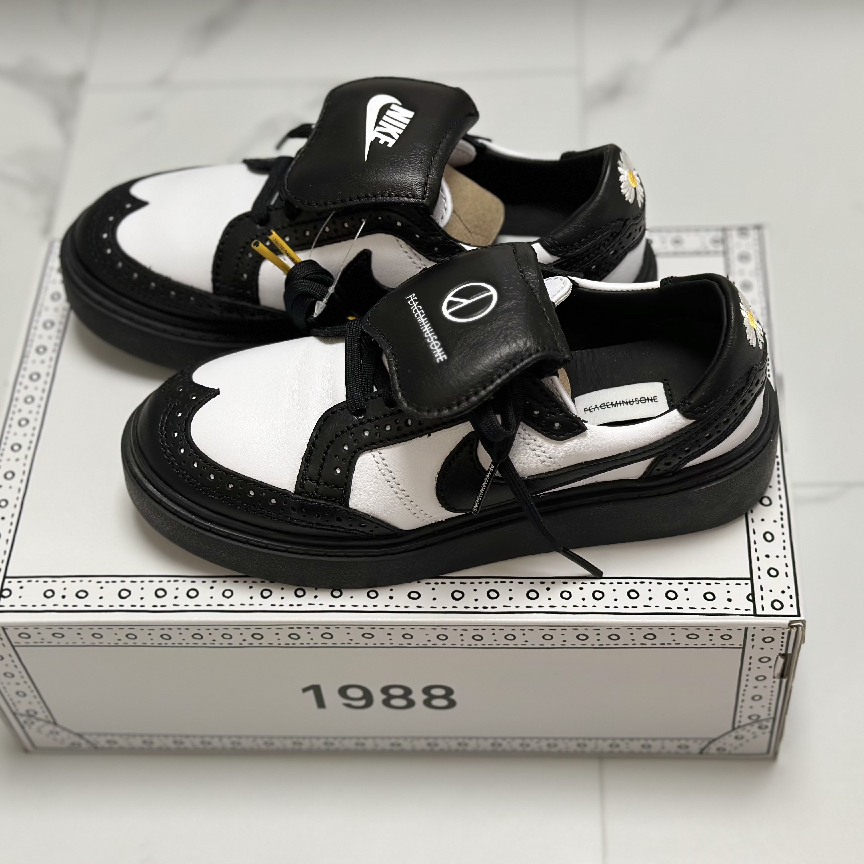 Nike x Peaceminusone Kwondo1 Black and White 착용 스타일 - 1