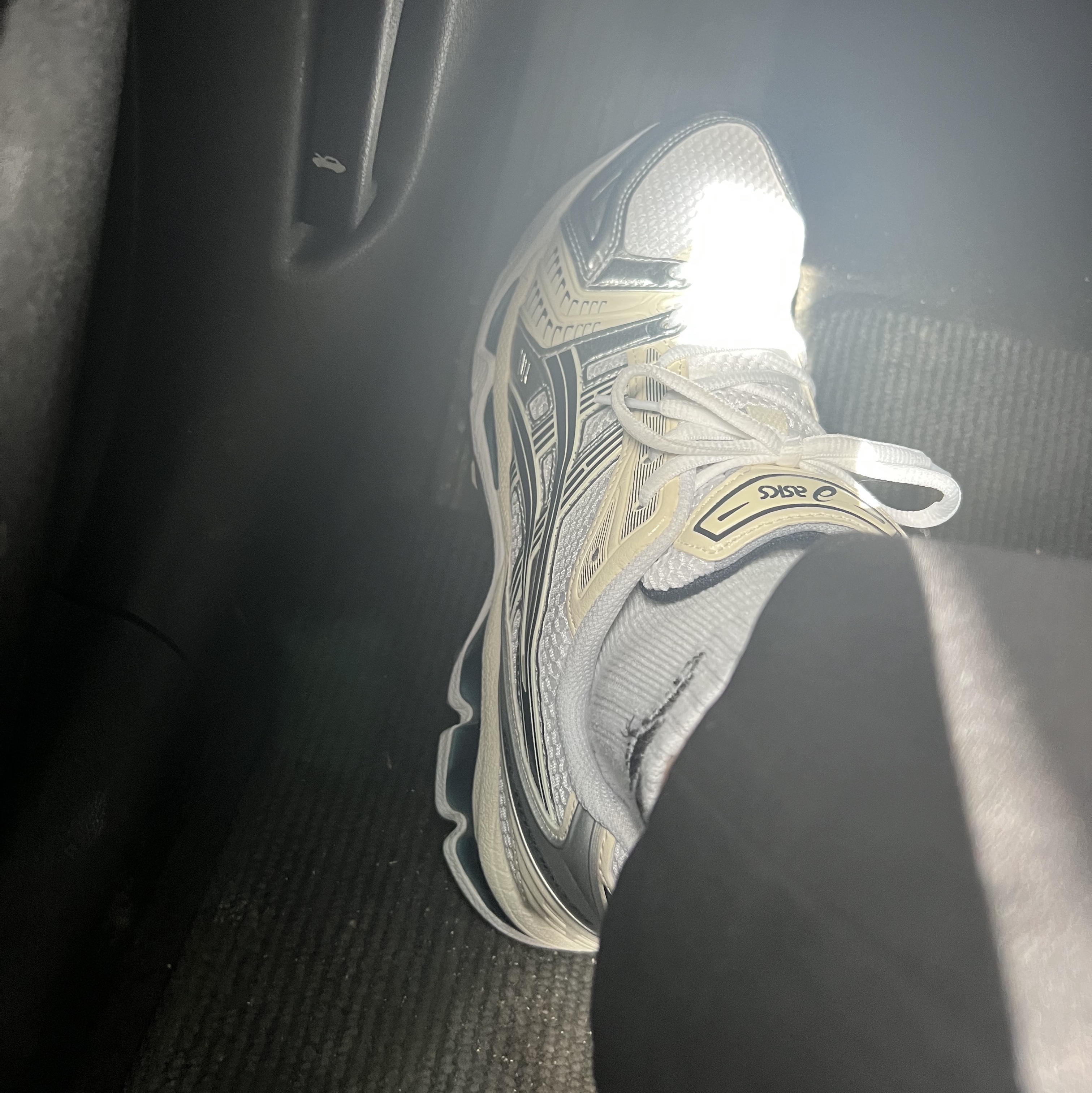 (W) Asics Gel-Kayano 14 White Midnight 착용 스타일 - 2