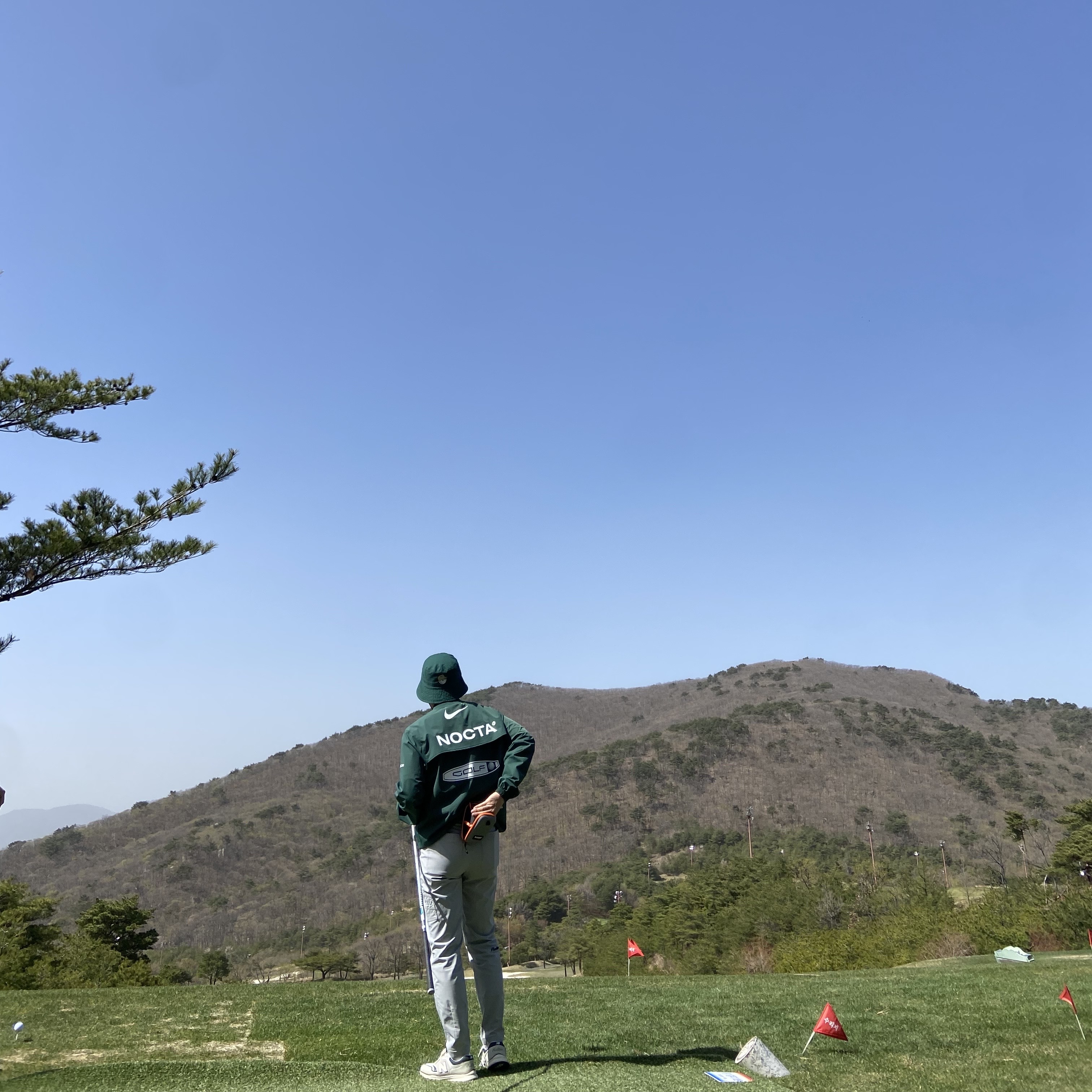 New Balance x Malbon 997 Golf Grey Green, Nike x Drake Nocta Golf Crewneck Top Green - US/EU 착용 스타일 - 1