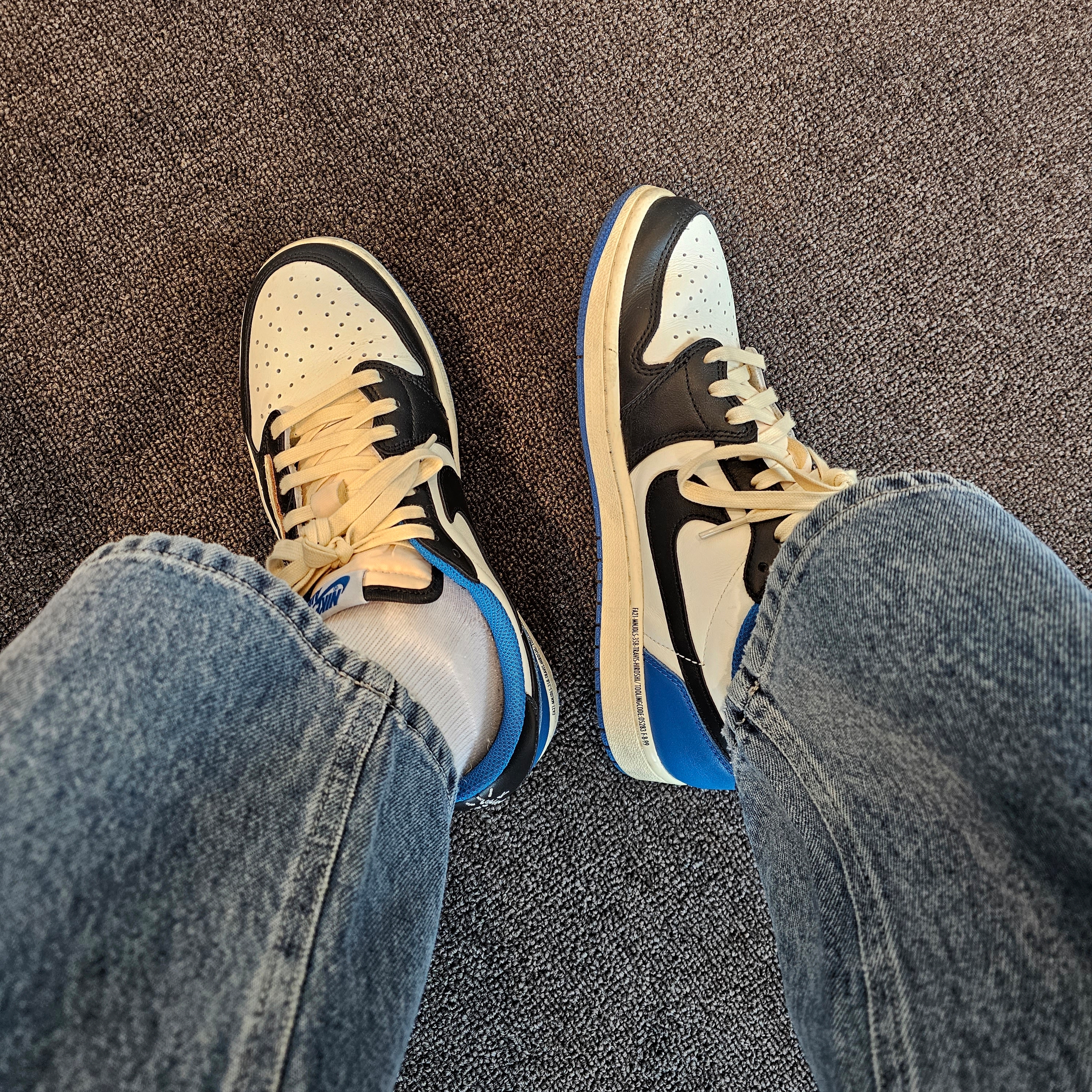 Jordan 1 x Travis Scott x Fragment Retro Low OG SP Military Blue 착용 스타일
