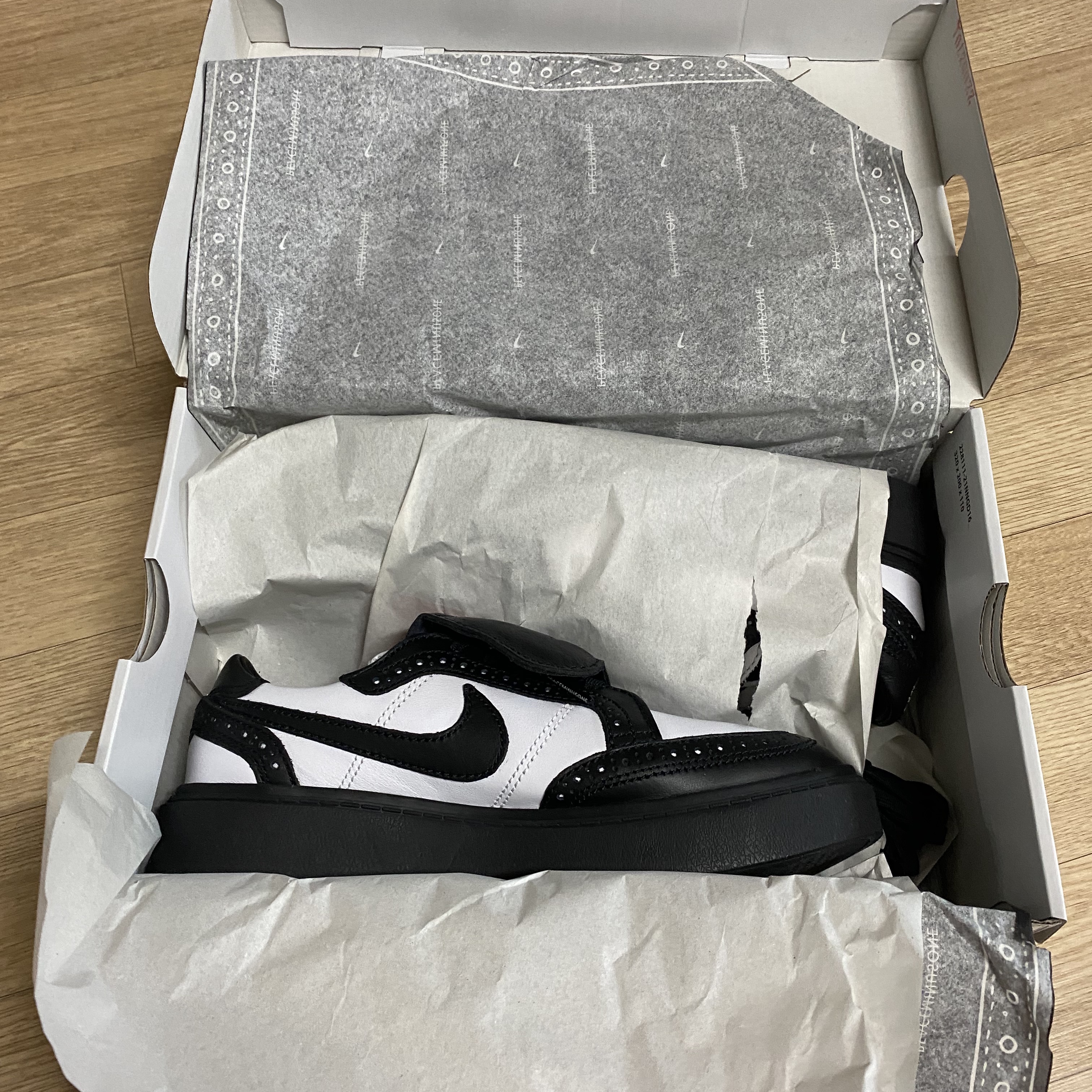 Nike x Peaceminusone Kwondo1 Black and White 착용 스타일 - 2
