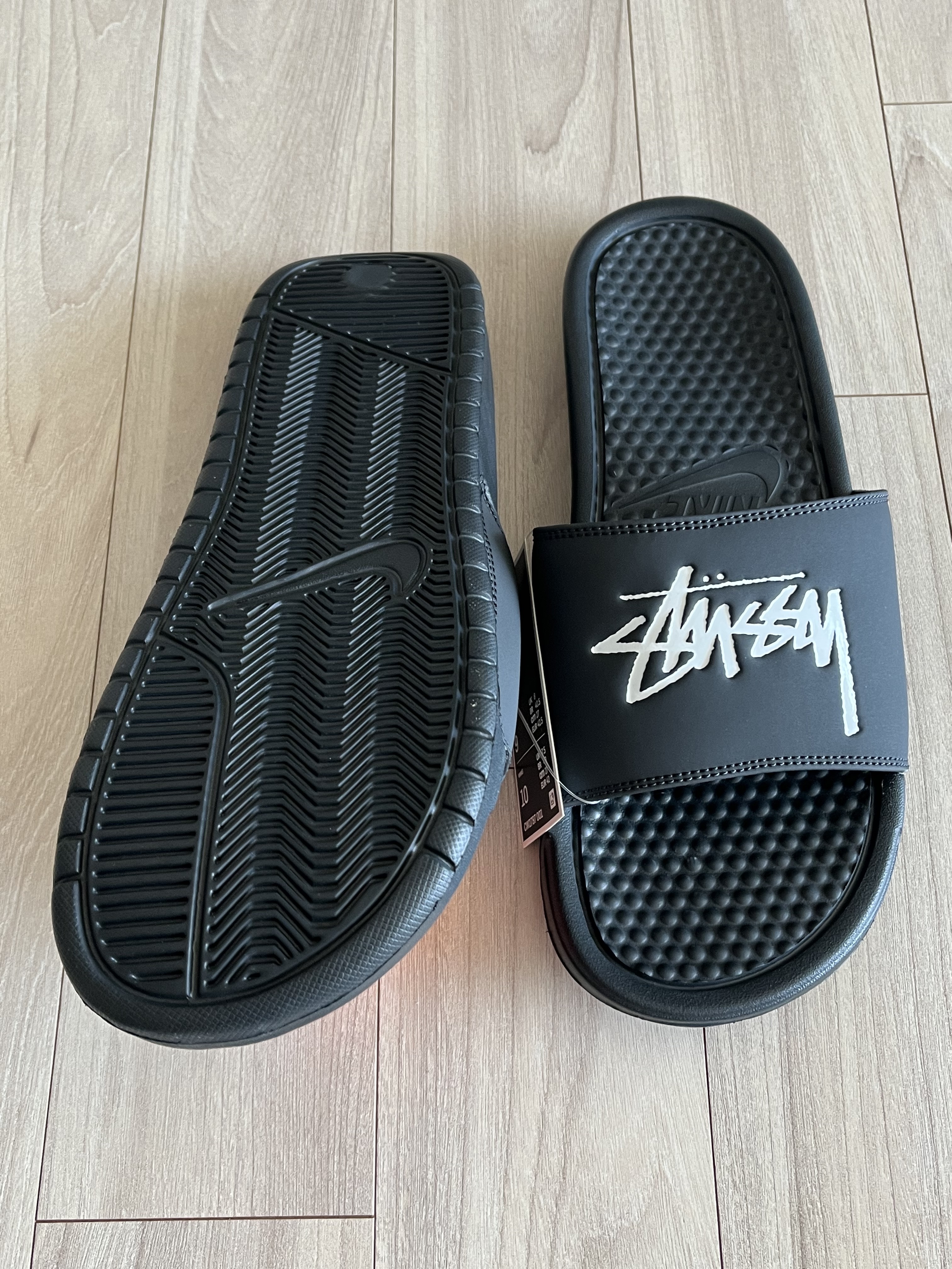 Nike x Stussy Benassi Slide Off Noir 착용 스타일 - 2