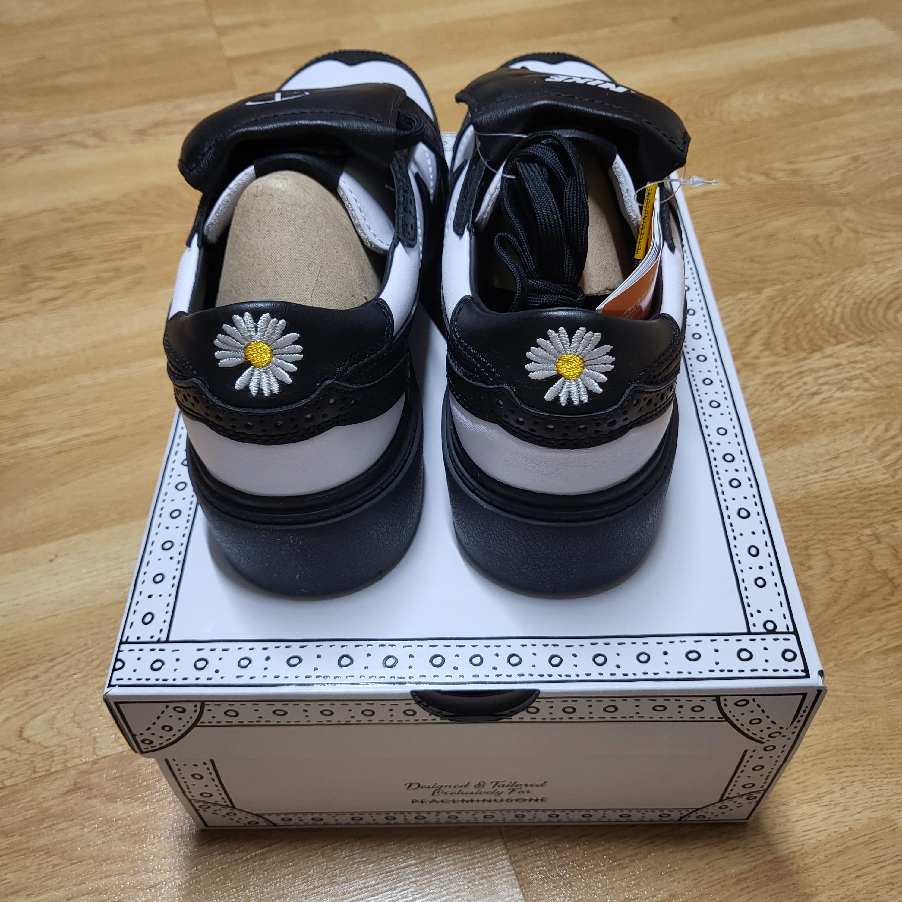 Nike x Peaceminusone Kwondo1 Black and White 착용 스타일 - 4