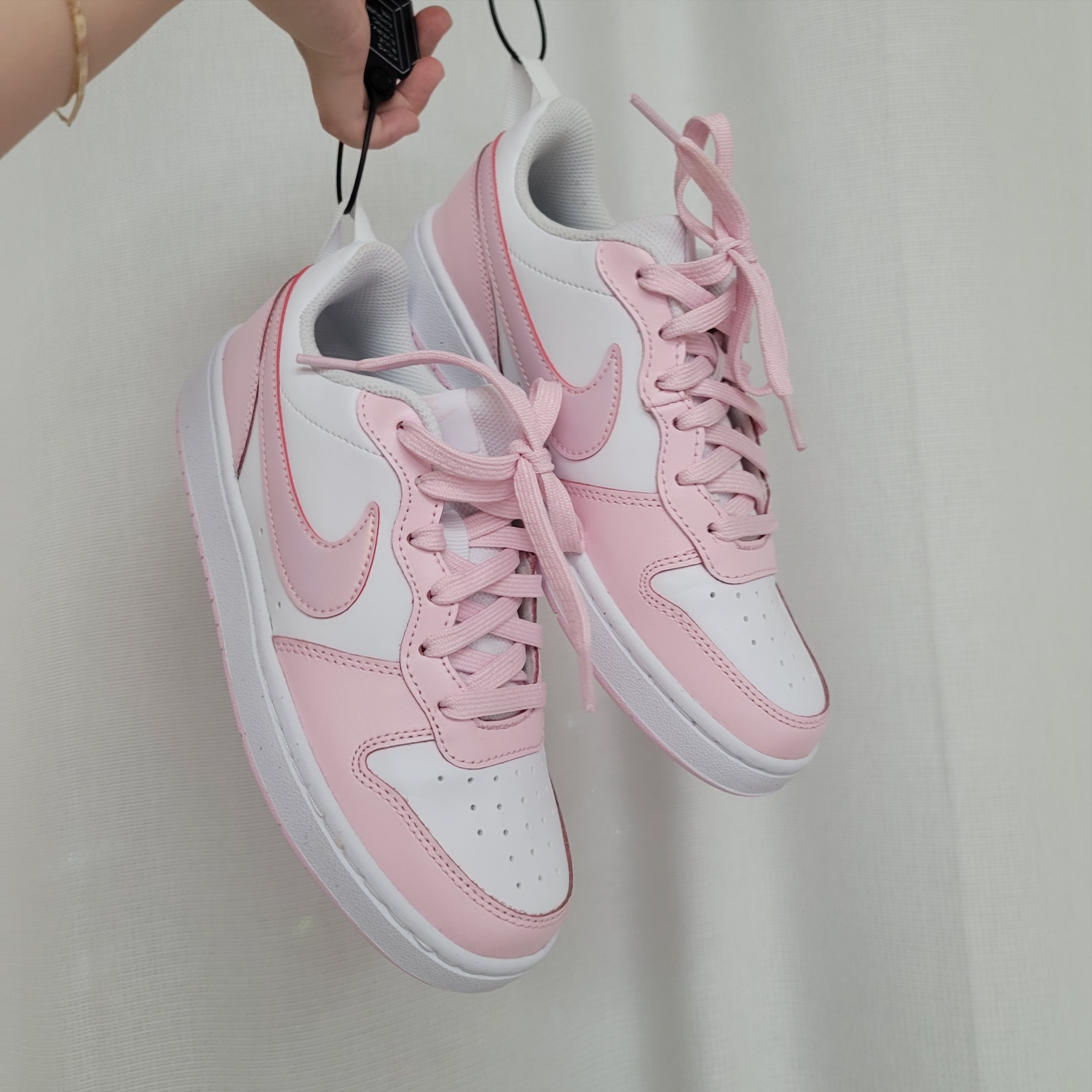 (GS) Nike Court Borough 2 SE White Pink Foam 착용 스타일 - 1