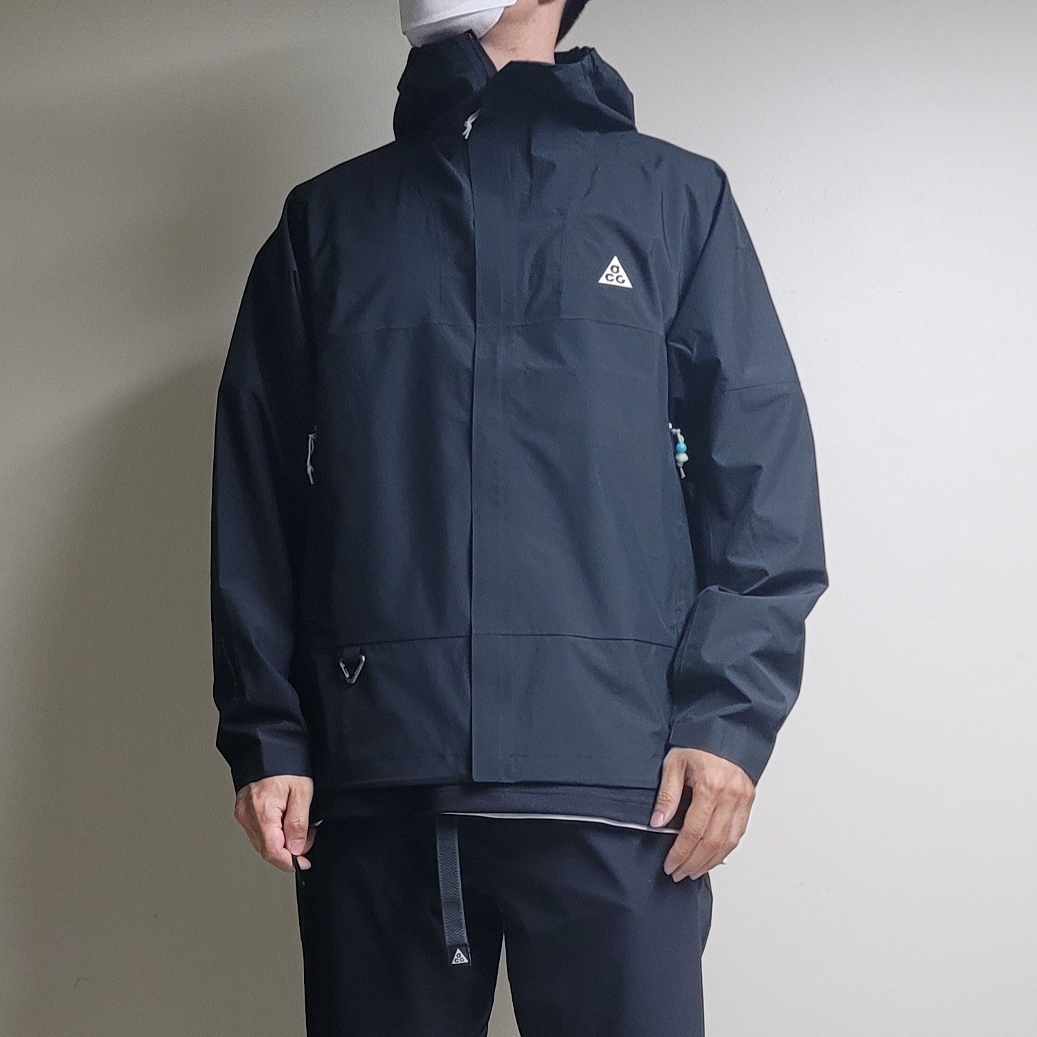 Nike ACG Storm-Fit ADV Cascade Rains Full Zip Jacket Black - Asia, Nike ACG Aisen Penny Pack 3L White Photon Dust 착용 스타일 - 2